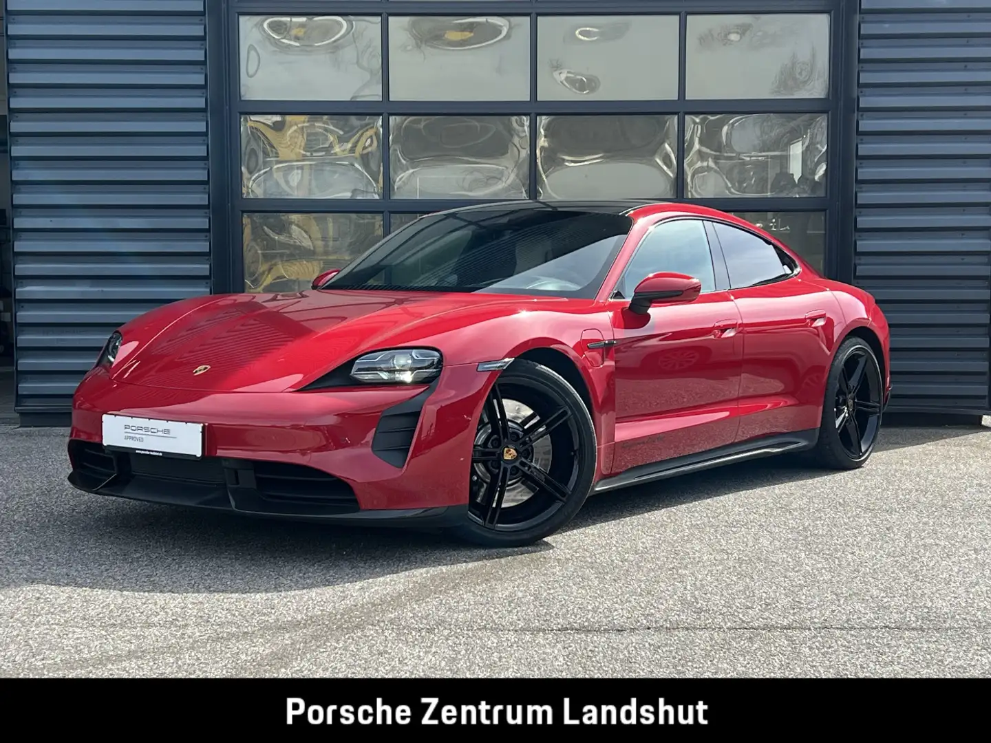 Porsche Taycan Turbo | SportDesign Paket Carbon | Červená - 2