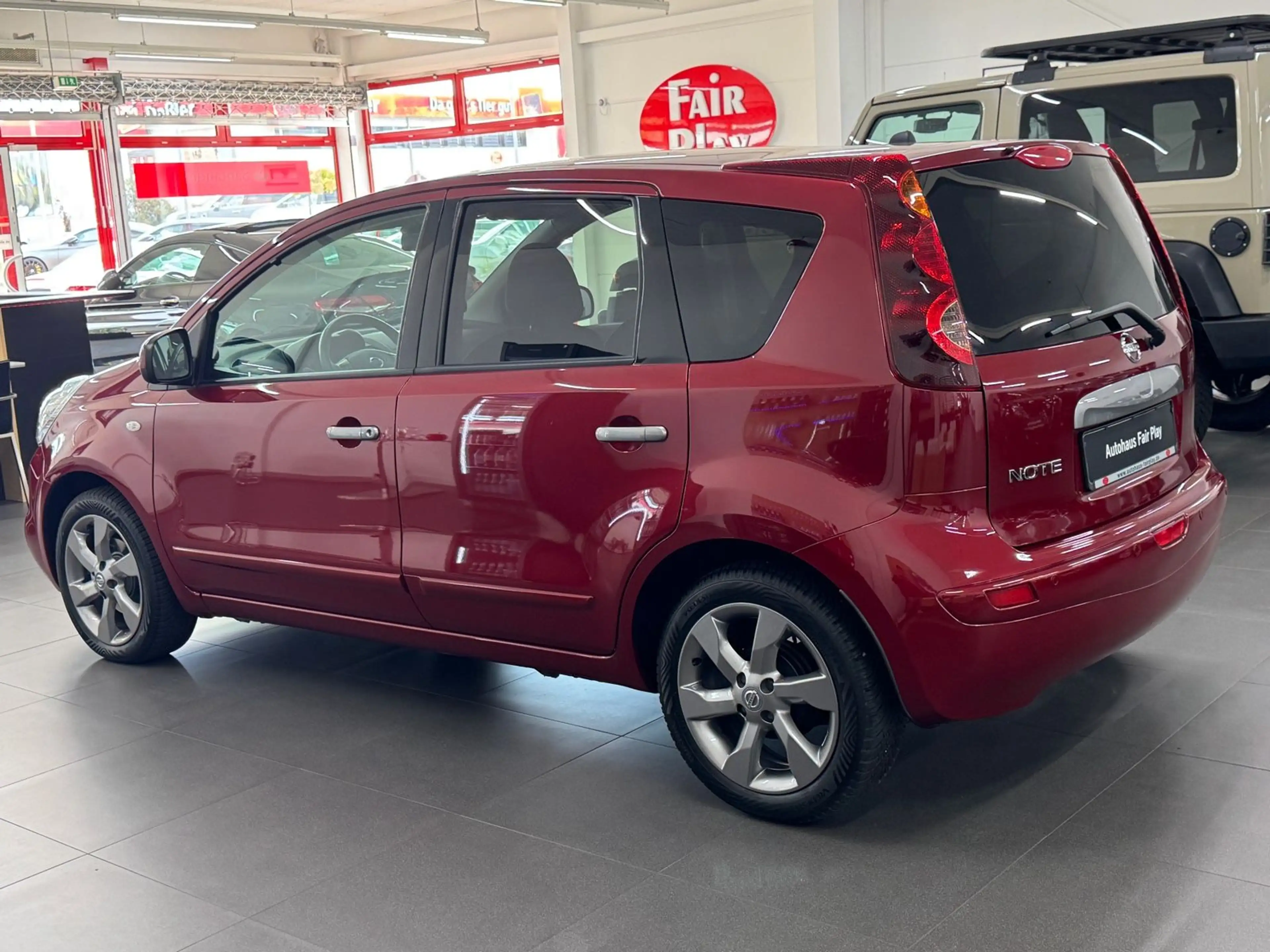 Nissan Note 1.6 Aut. PDC/NAVI/UNFALLFREI/1.HAND/TOP! — photo 6