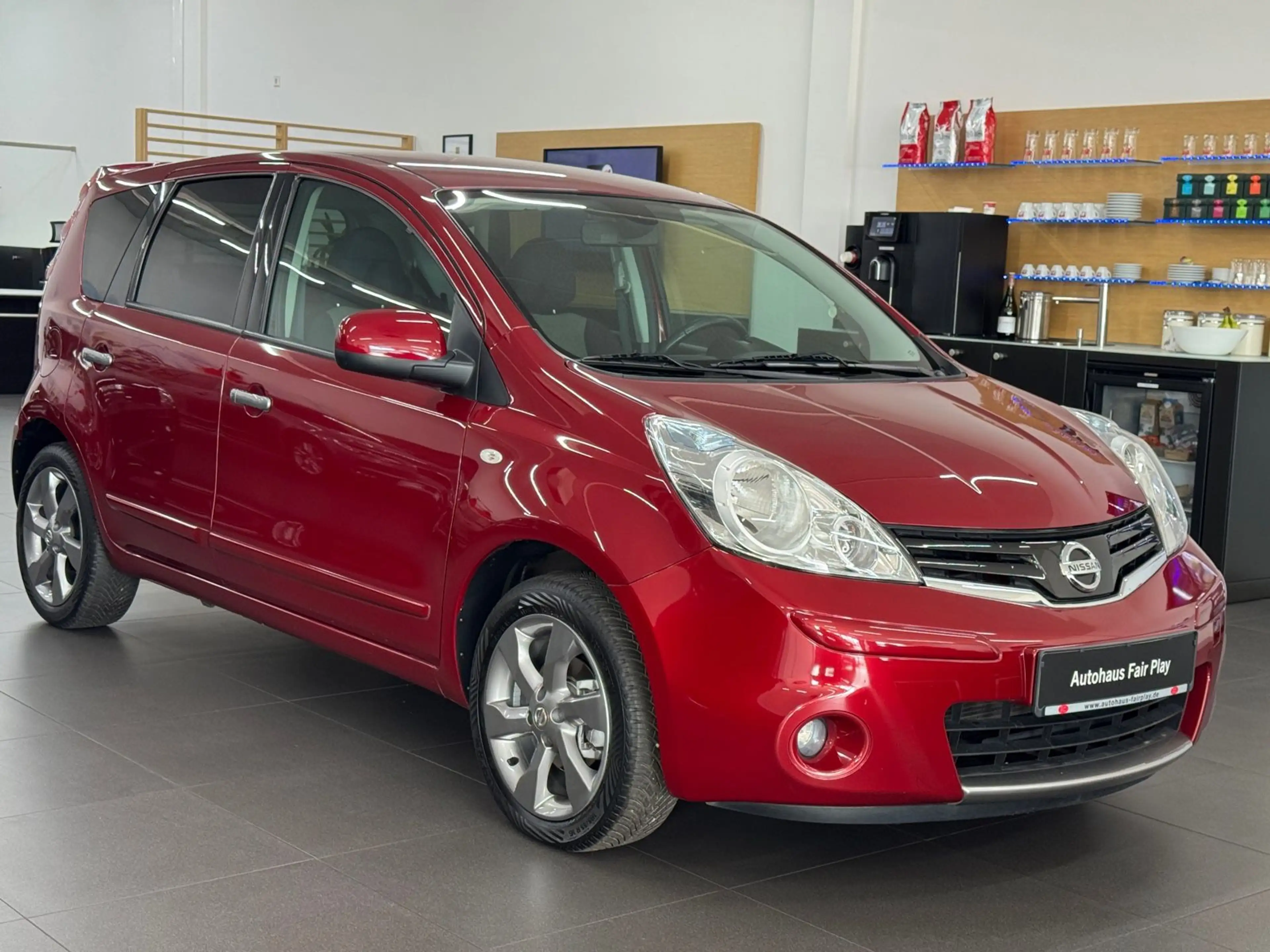 Nissan Note 1.6 Aut. PDC/NAVI/UNFALLFREI/1.HAND/TOP! — photo 3