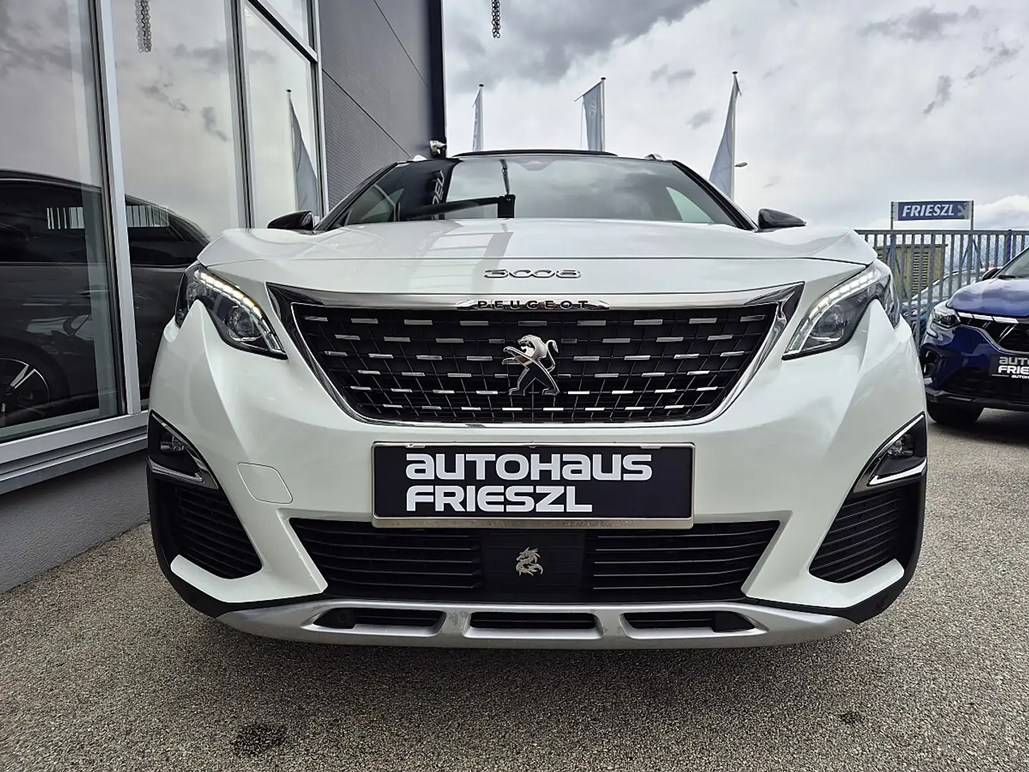 Peugeot 3008 1,6 BlueHDi 120 S&S EAT6 GT Line Weiß - 2