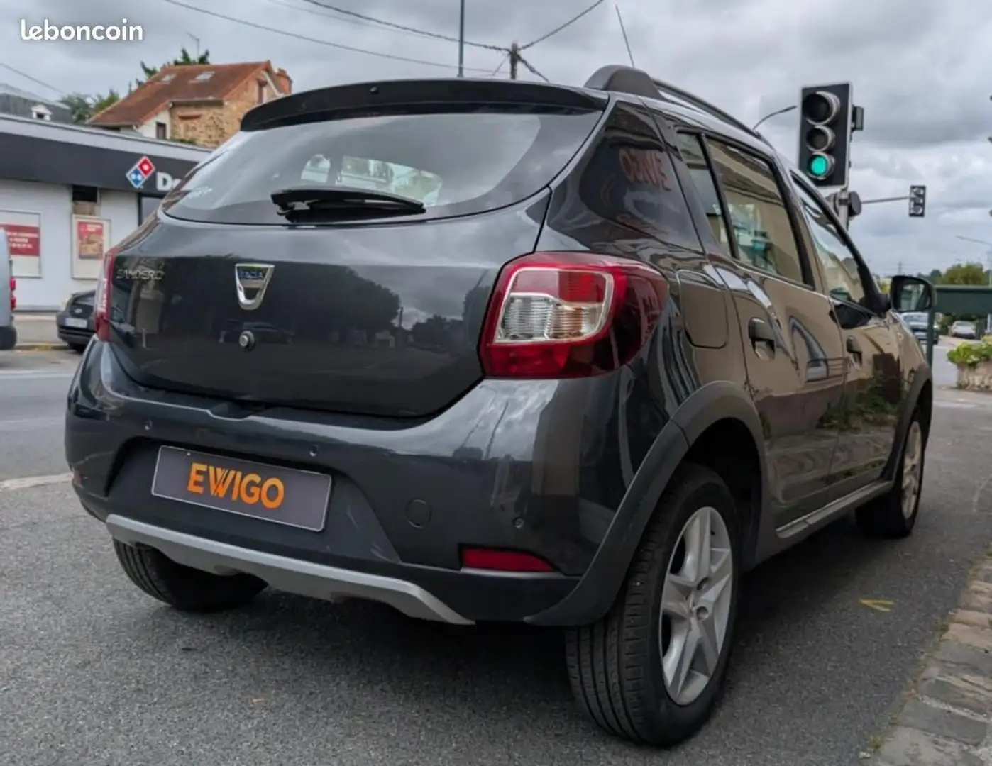 Dacia Sandero STEPWAY 0.9 TCE 90 NAVY Grijs - 2