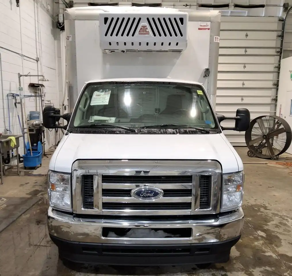 Ford E-450 photo Ford E-450