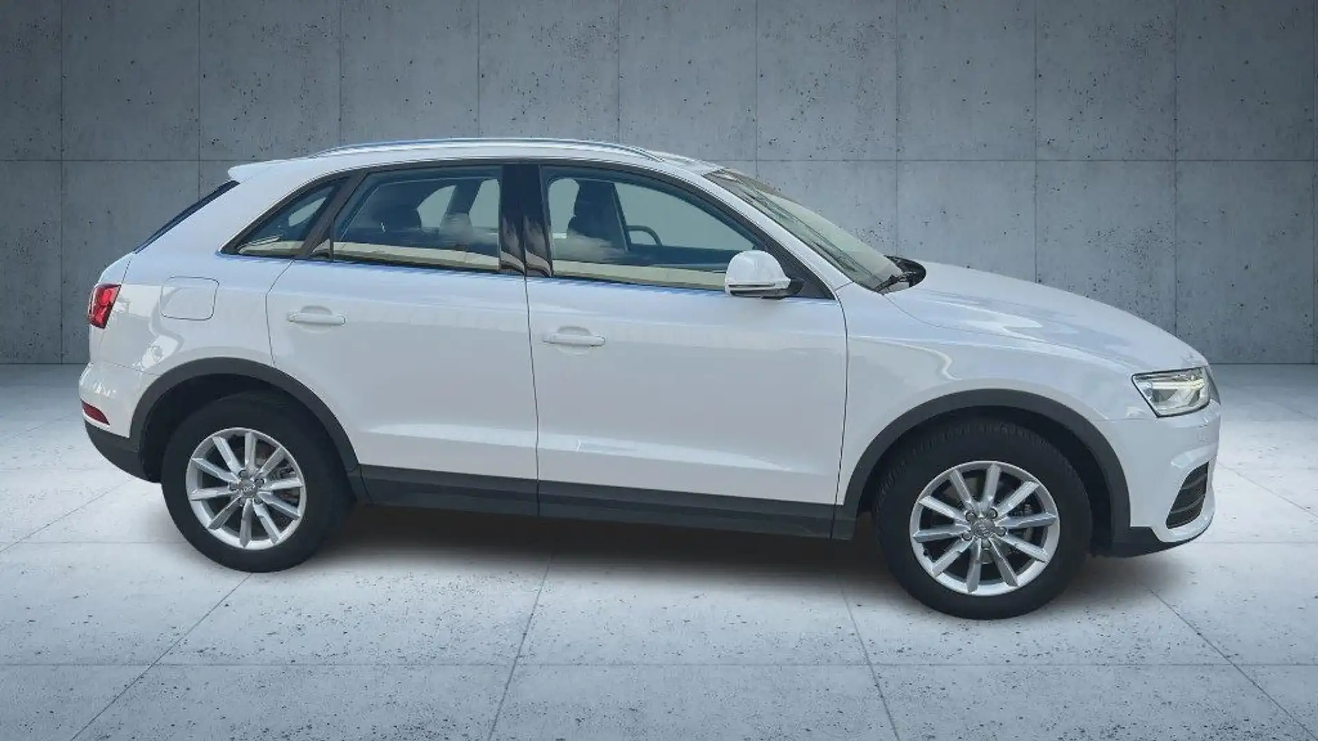 Audi Q3 2.0 TDI Business S tronic Blanc - 2