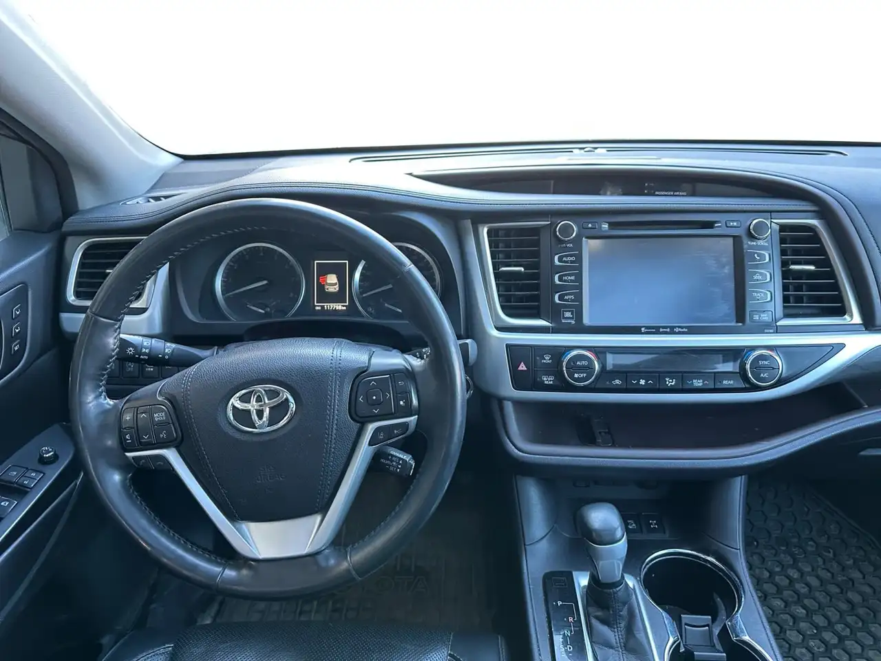 Toyota Highlander снимка Toyota Highlander