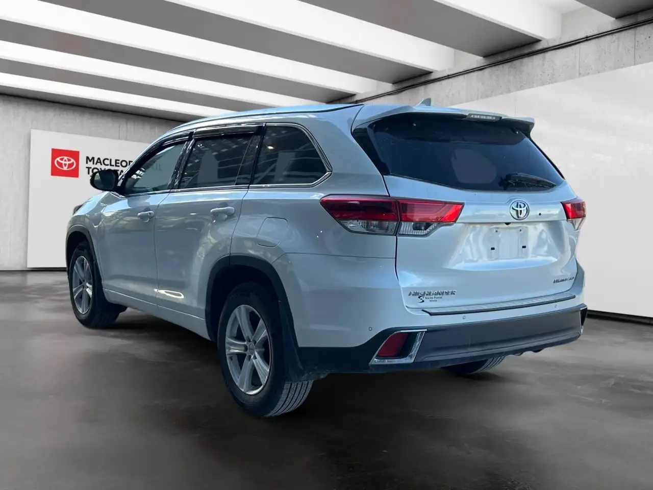 Toyota Highlander снимка Toyota Highlander