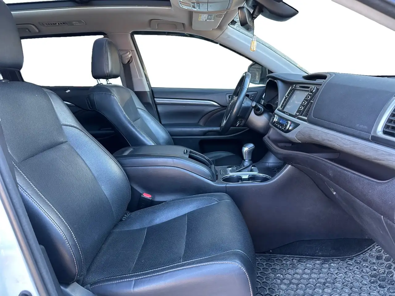 Toyota Highlander снимка Toyota Highlander
