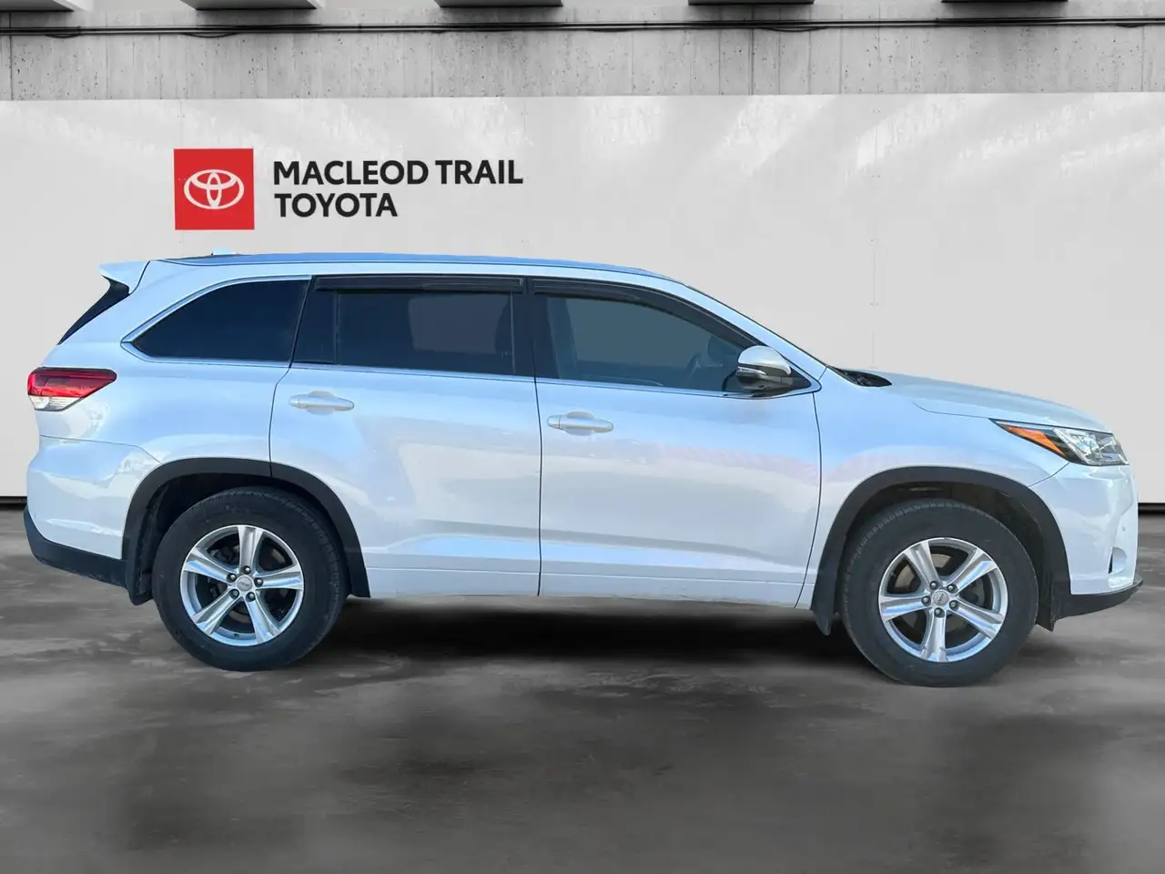 Toyota Highlander снимка Toyota Highlander