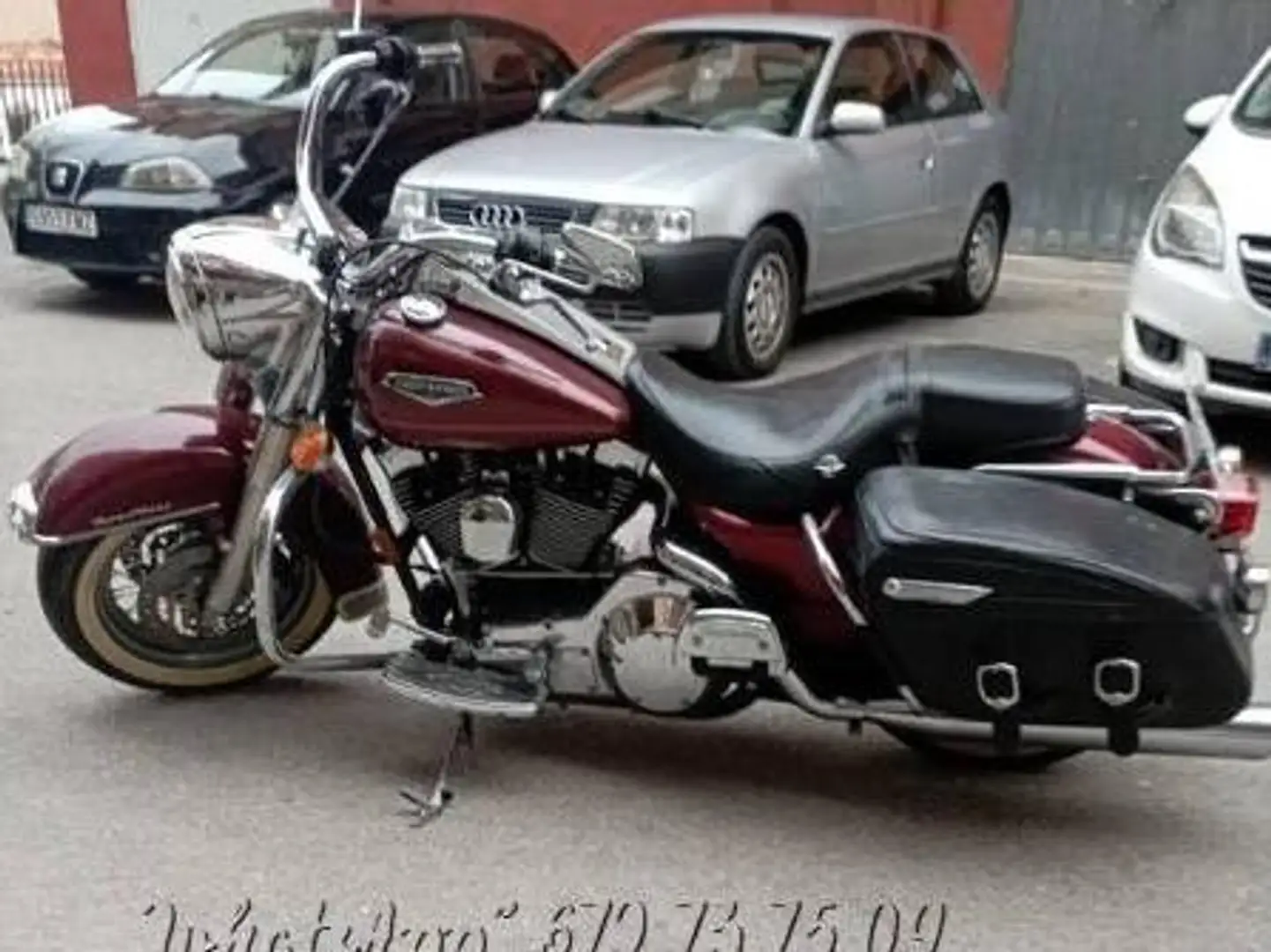 Harley-Davidson Road King Classi Rojo - 1