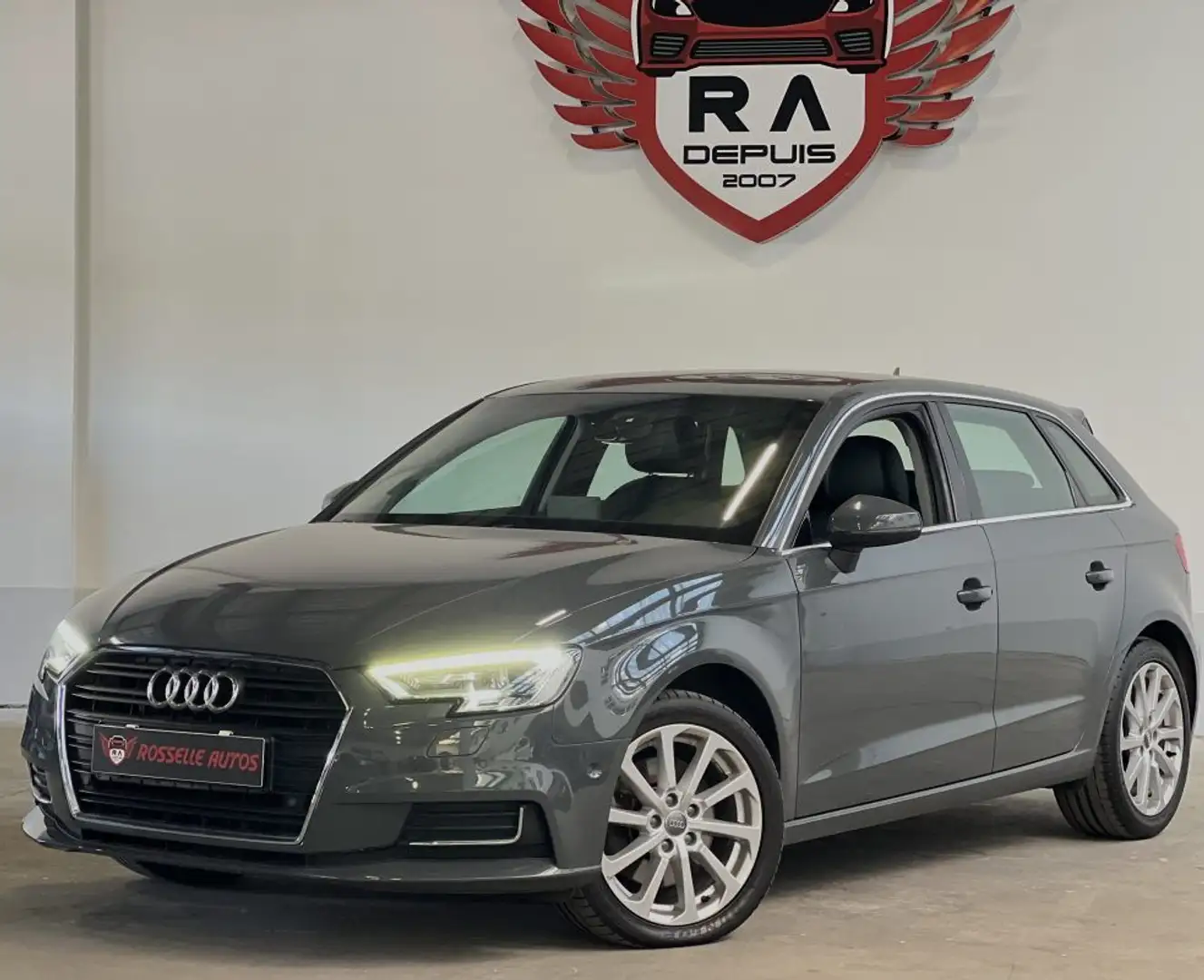 Audi A3 2.0 TFSI 190CH Gris - 2