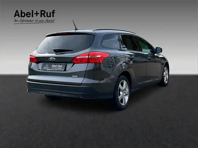Ford Focus view 13