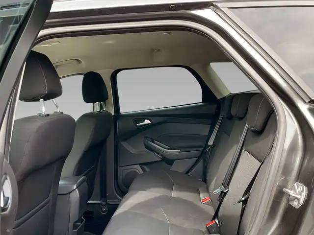 Ford Focus view 2