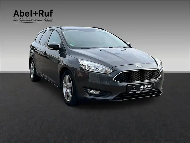 Ford Focus view 12