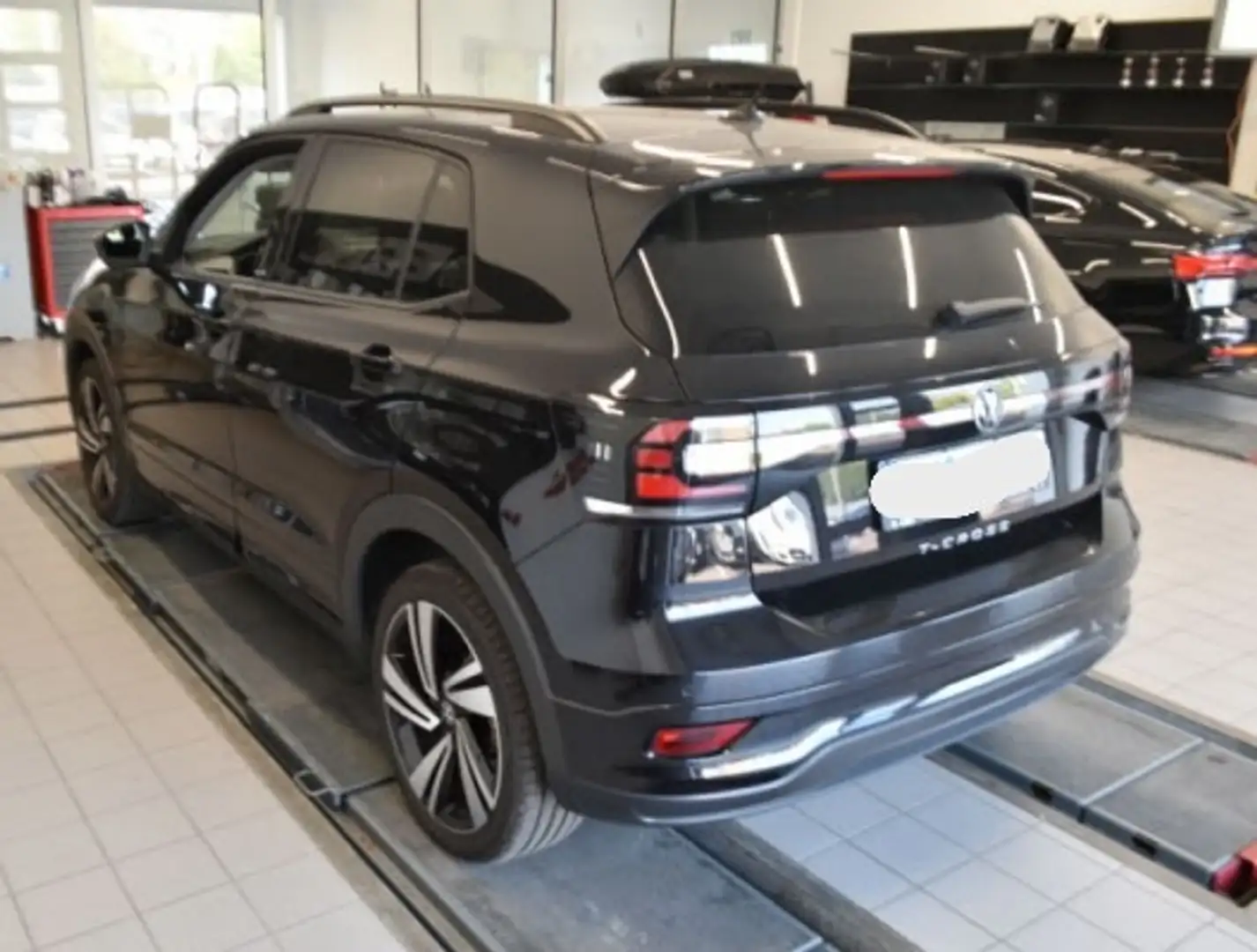 Volkswagen T-Cross 1.0 TSI DSG R Line LED ACC APP NAVI Schwarz - 2