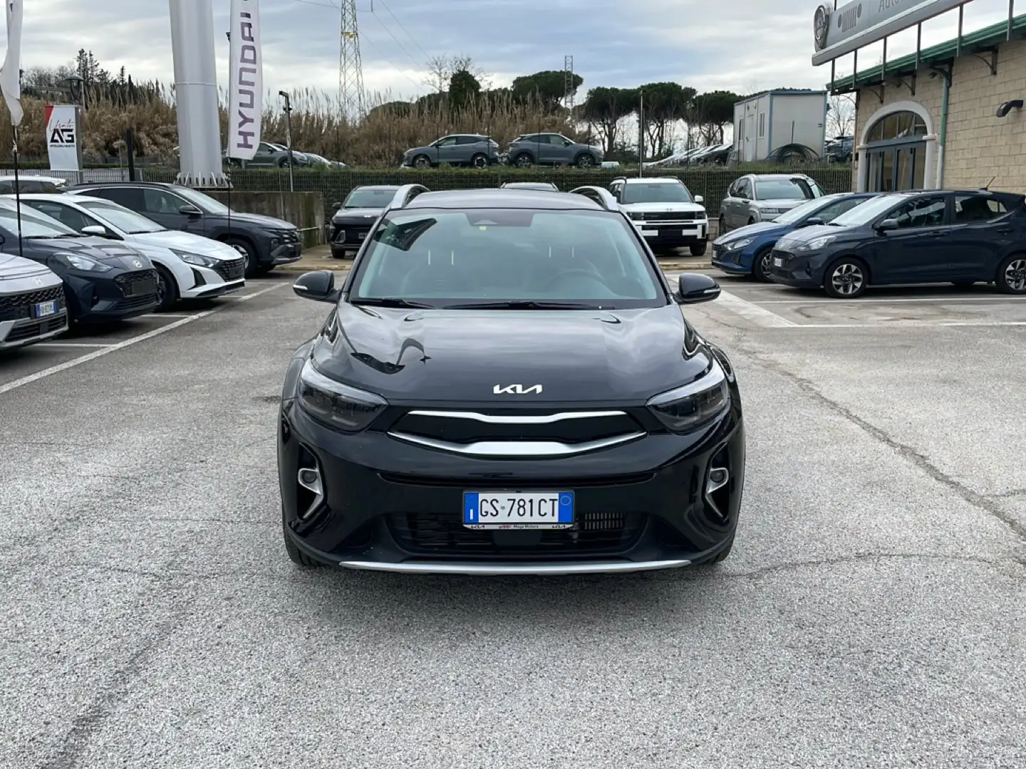 Kia Stonic 1.0 T-GDI 74KW MHEV BLACK EDITION Schwarz - 2