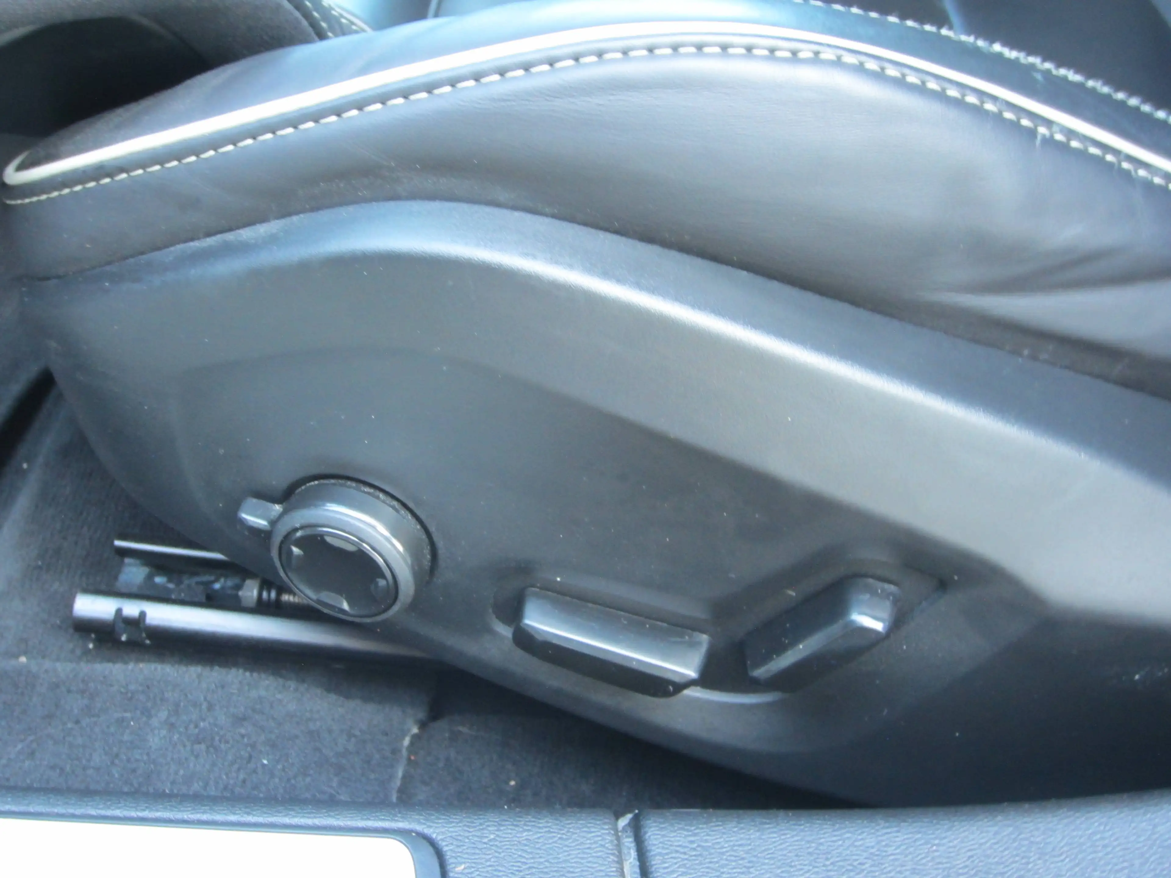 Volvo V60 Plus Dark Automatik — photo 11