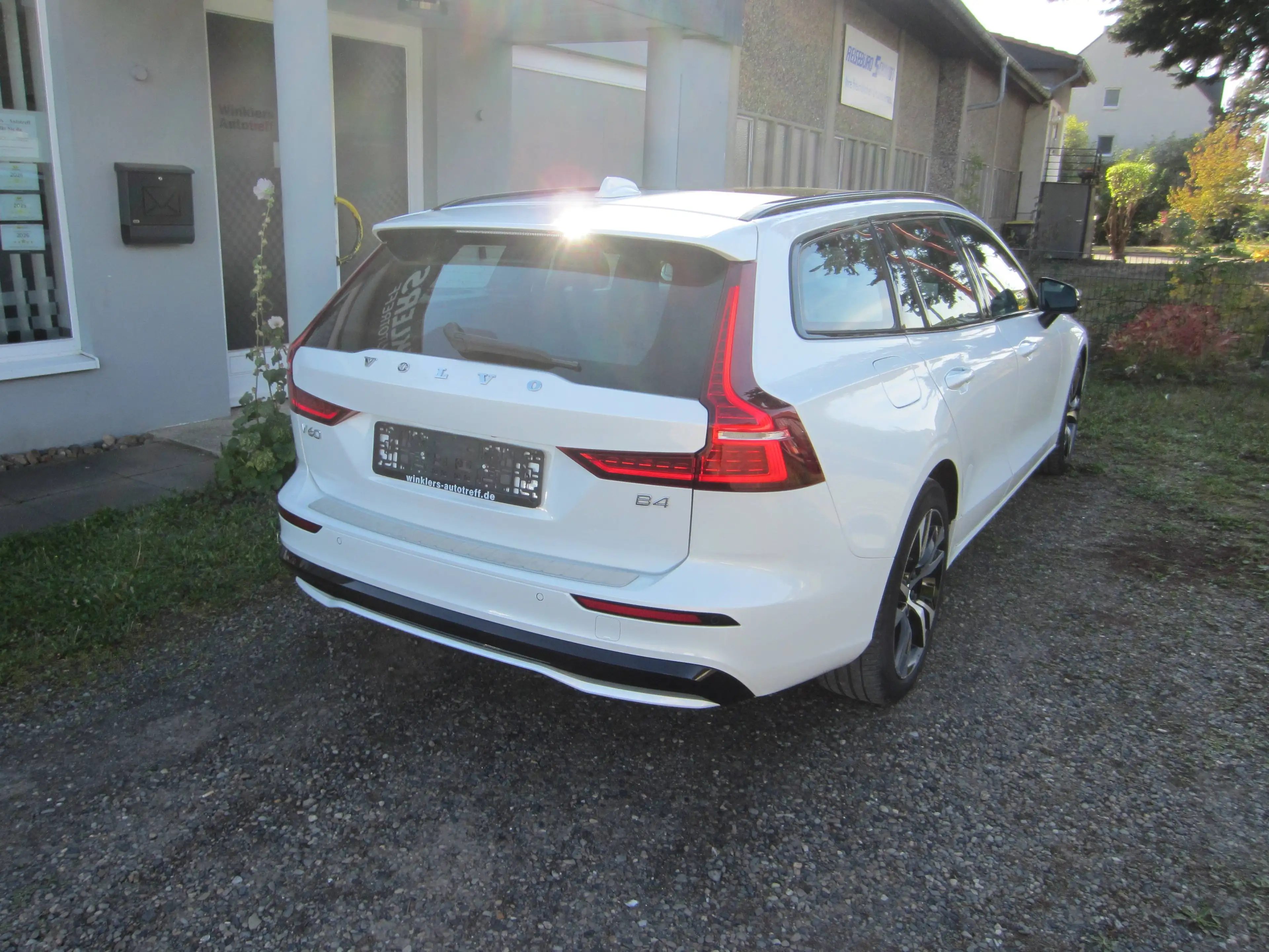 Volvo V60 Plus Dark Automatik — photo 4