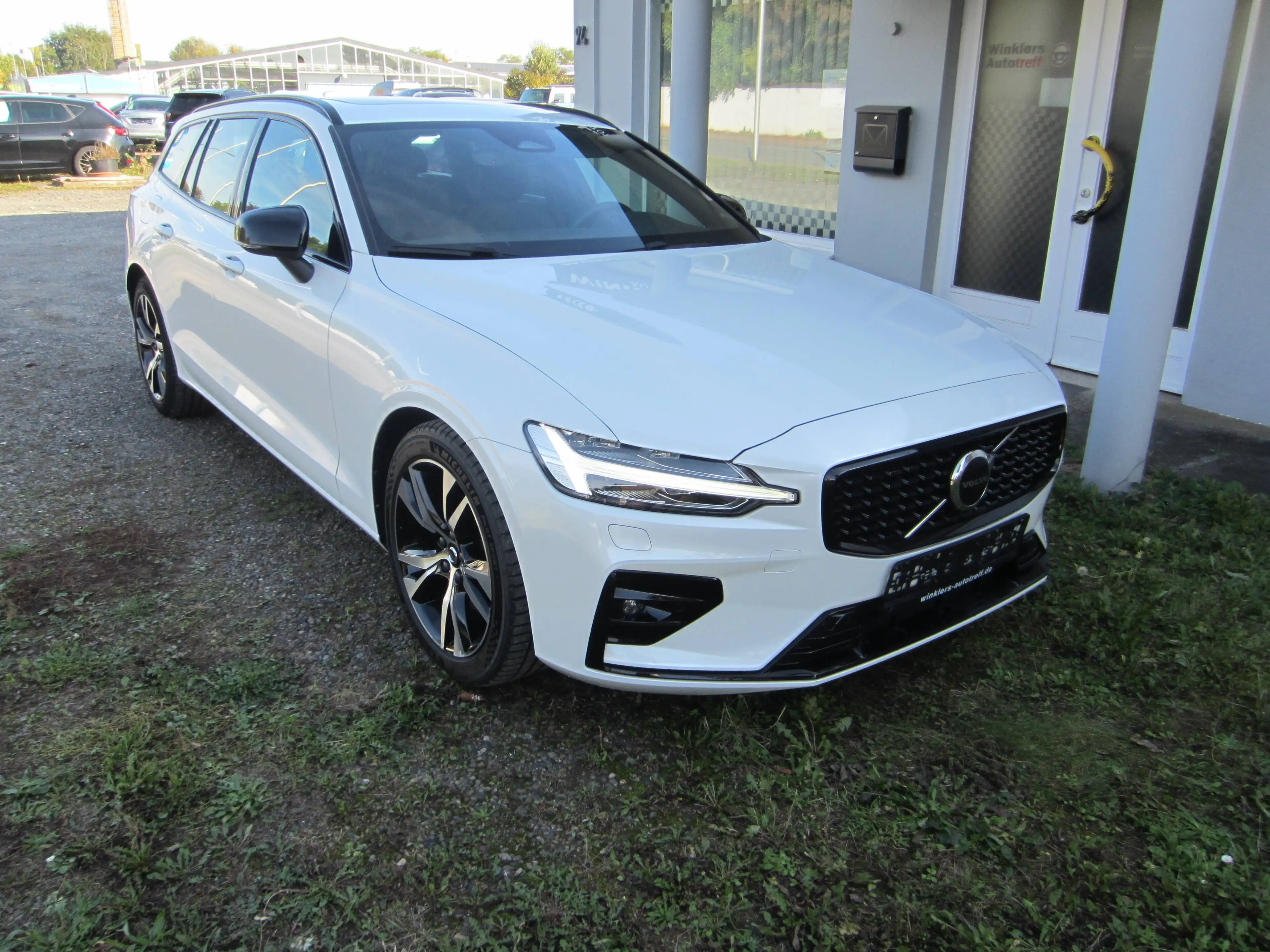 Volvo V60 Plus Dark Automatik — photo 6