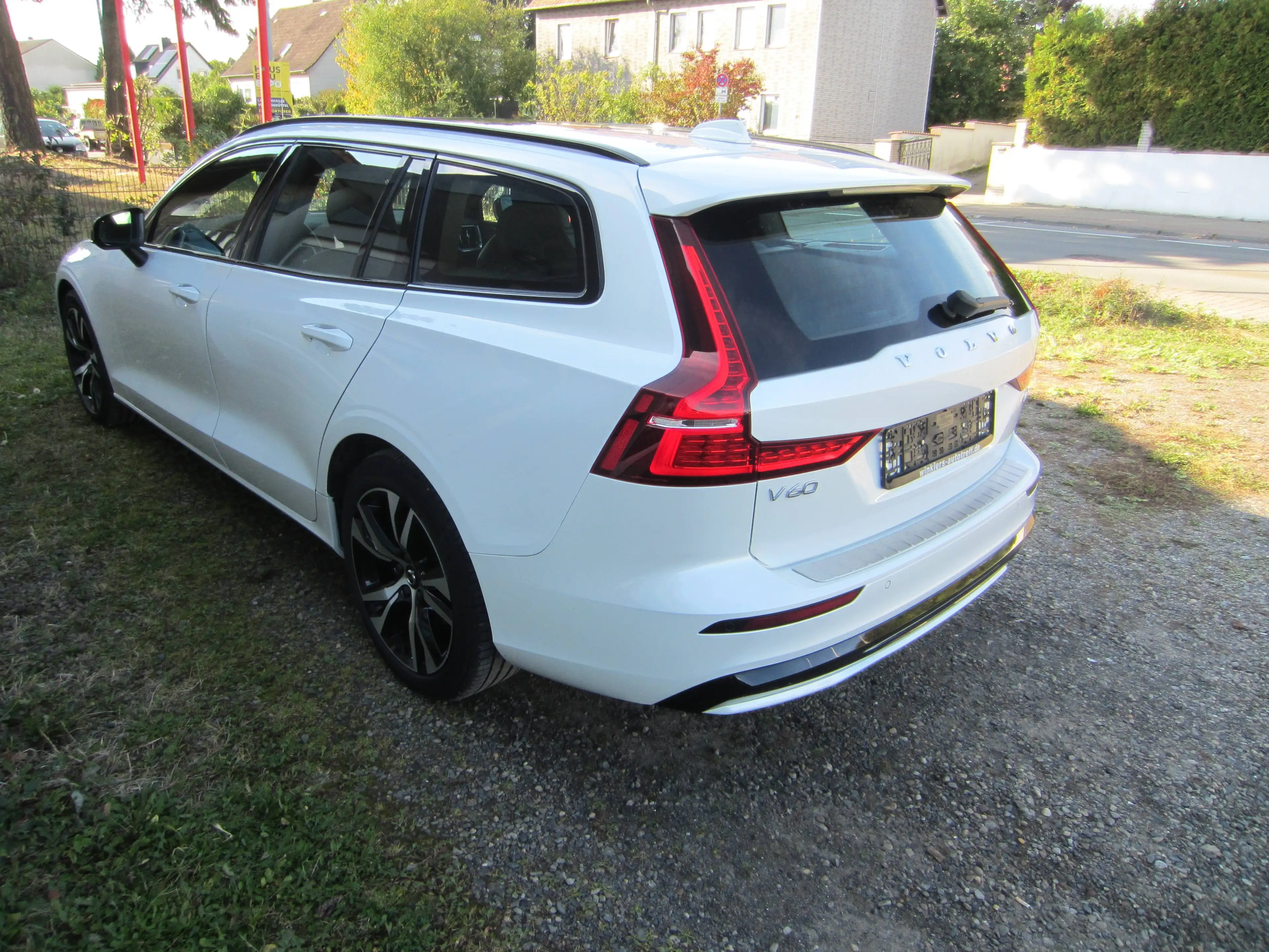 Volvo V60 Plus Dark Automatik — photo 3
