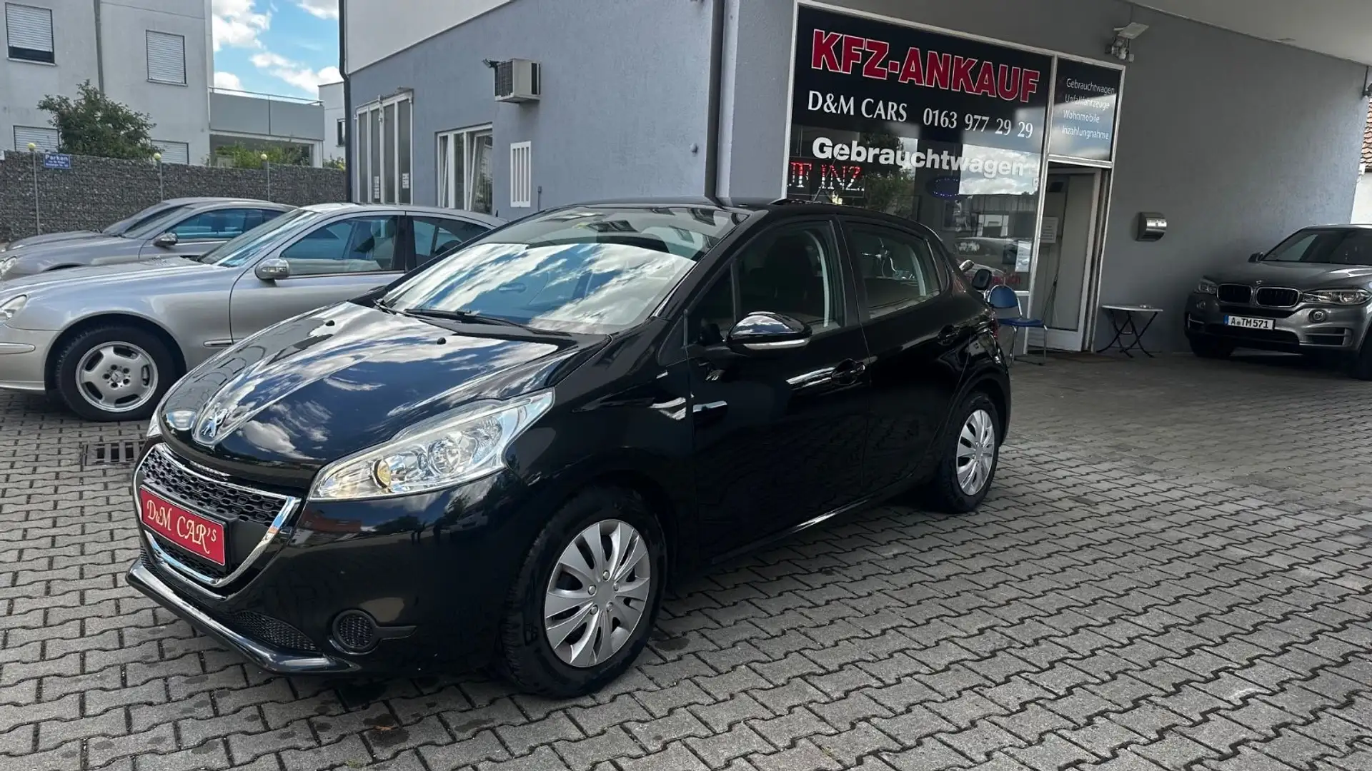 Peugeot 208 Active(TÜV NEUE 07,2027)KLIMA )AUS 3 HAND Schwarz - 1