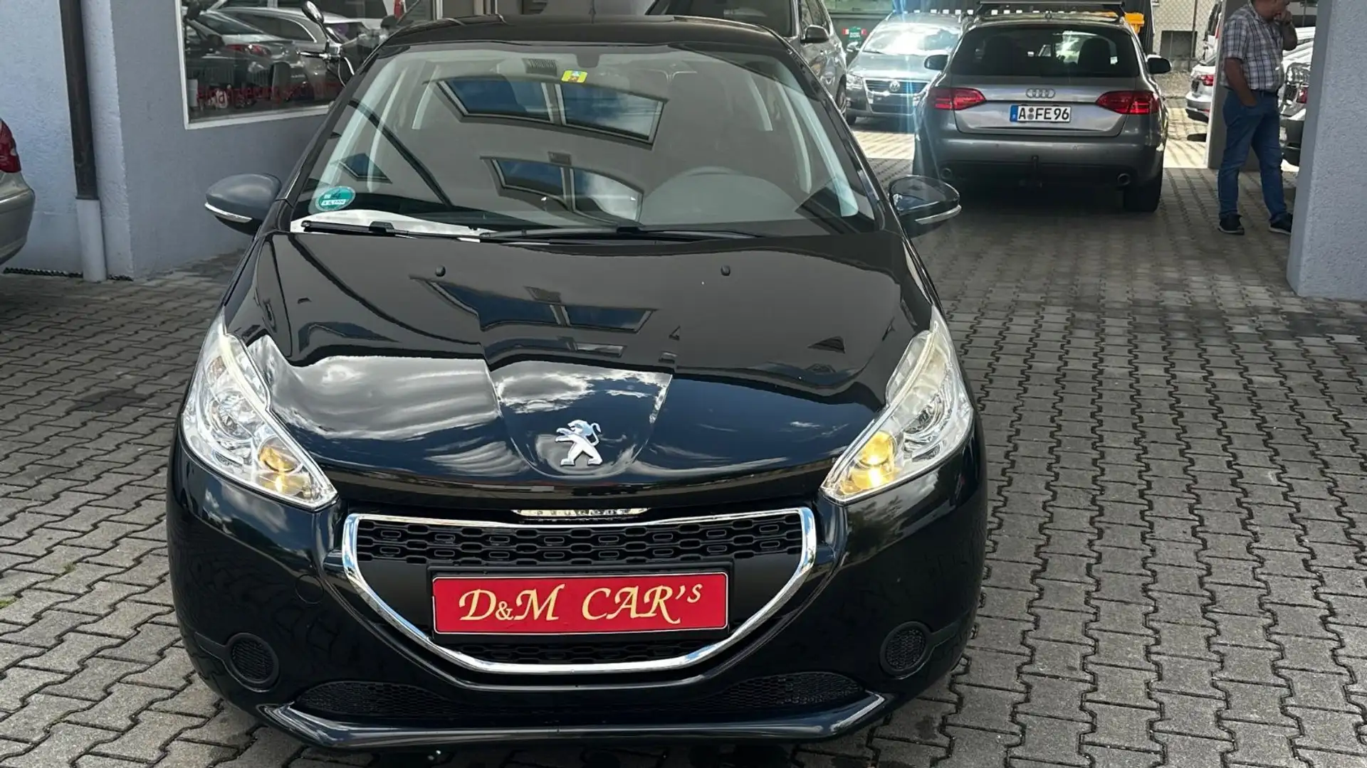 Peugeot 208 Active(TÜV NEUE 07,2027)KLIMA )AUS 3 HAND Schwarz - 2