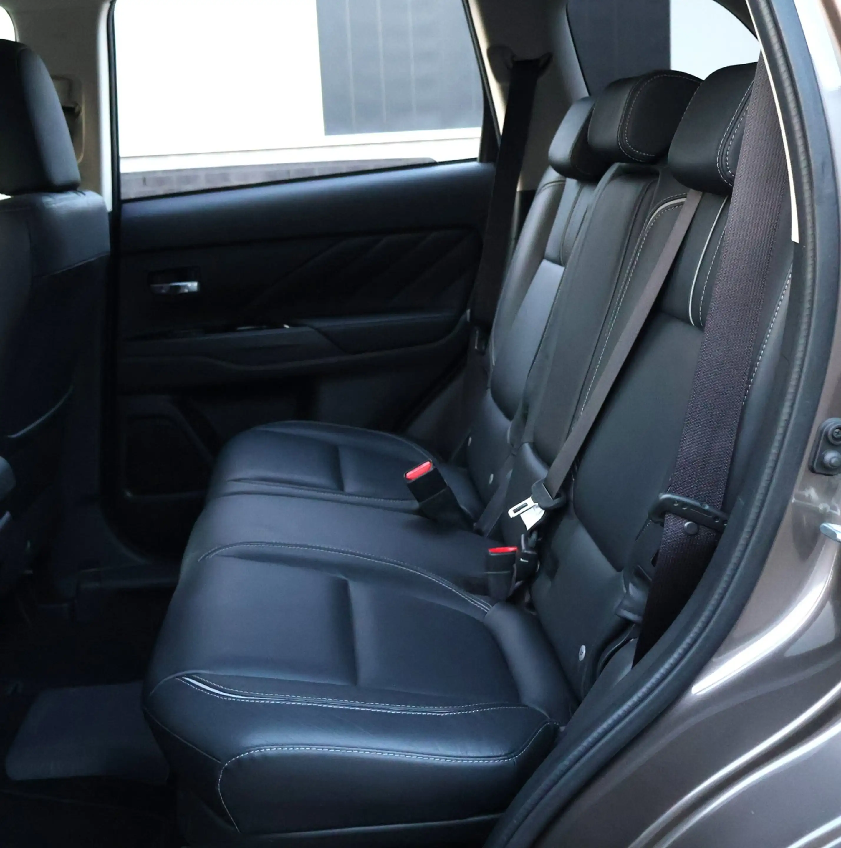 Mitsubishi Outlander 2.0 PHEV Executive Edition X-Line 4WD/Leder/Luxe/3 — photo 12