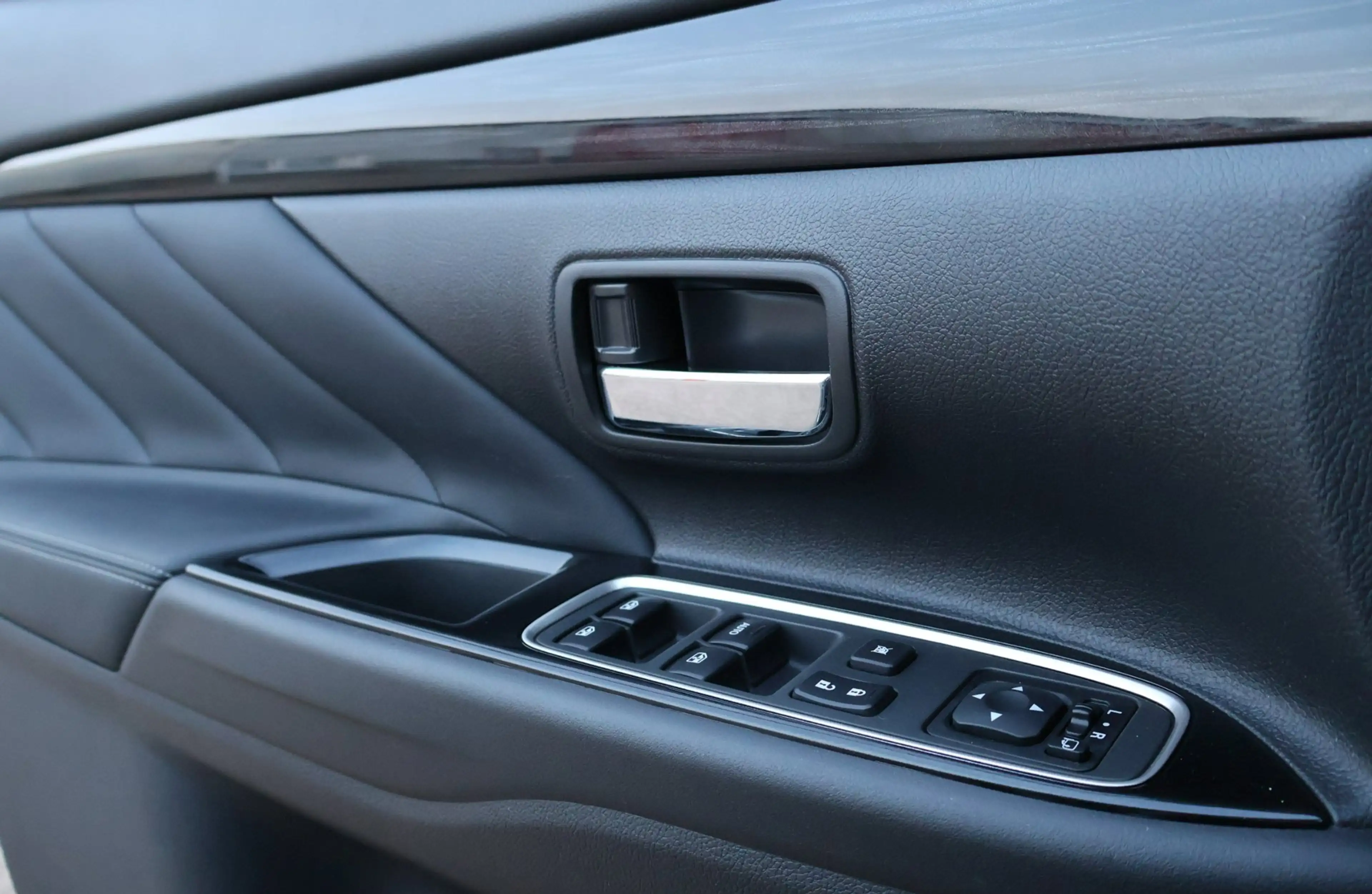 Mitsubishi Outlander 2.0 PHEV Executive Edition X-Line 4WD/Leder/Luxe/3 — photo 15