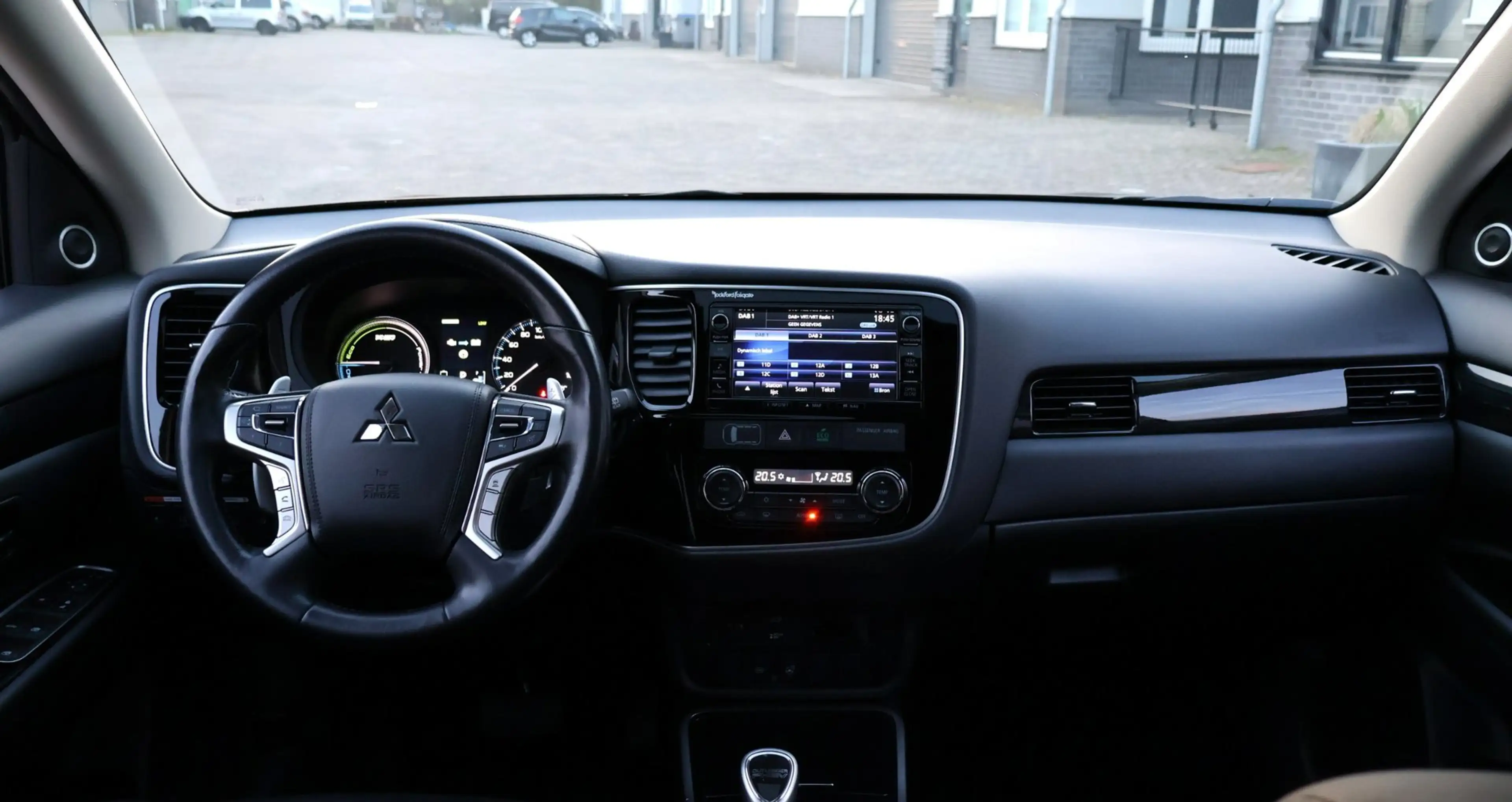 Mitsubishi Outlander 2.0 PHEV Executive Edition X-Line 4WD/Leder/Luxe/3 — photo 7