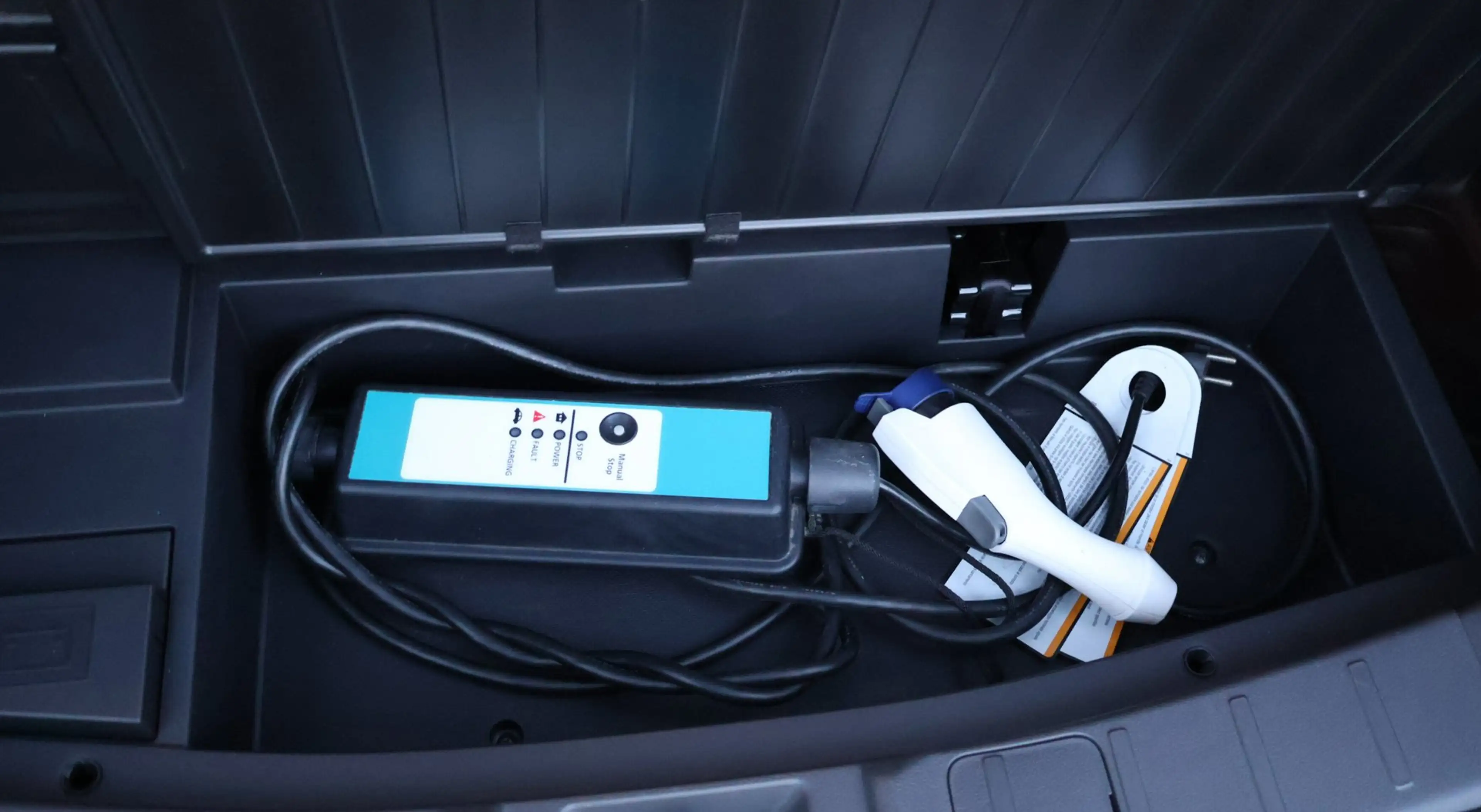 Mitsubishi Outlander 2.0 PHEV Executive Edition X-Line 4WD/Leder/Luxe/3 — photo 21