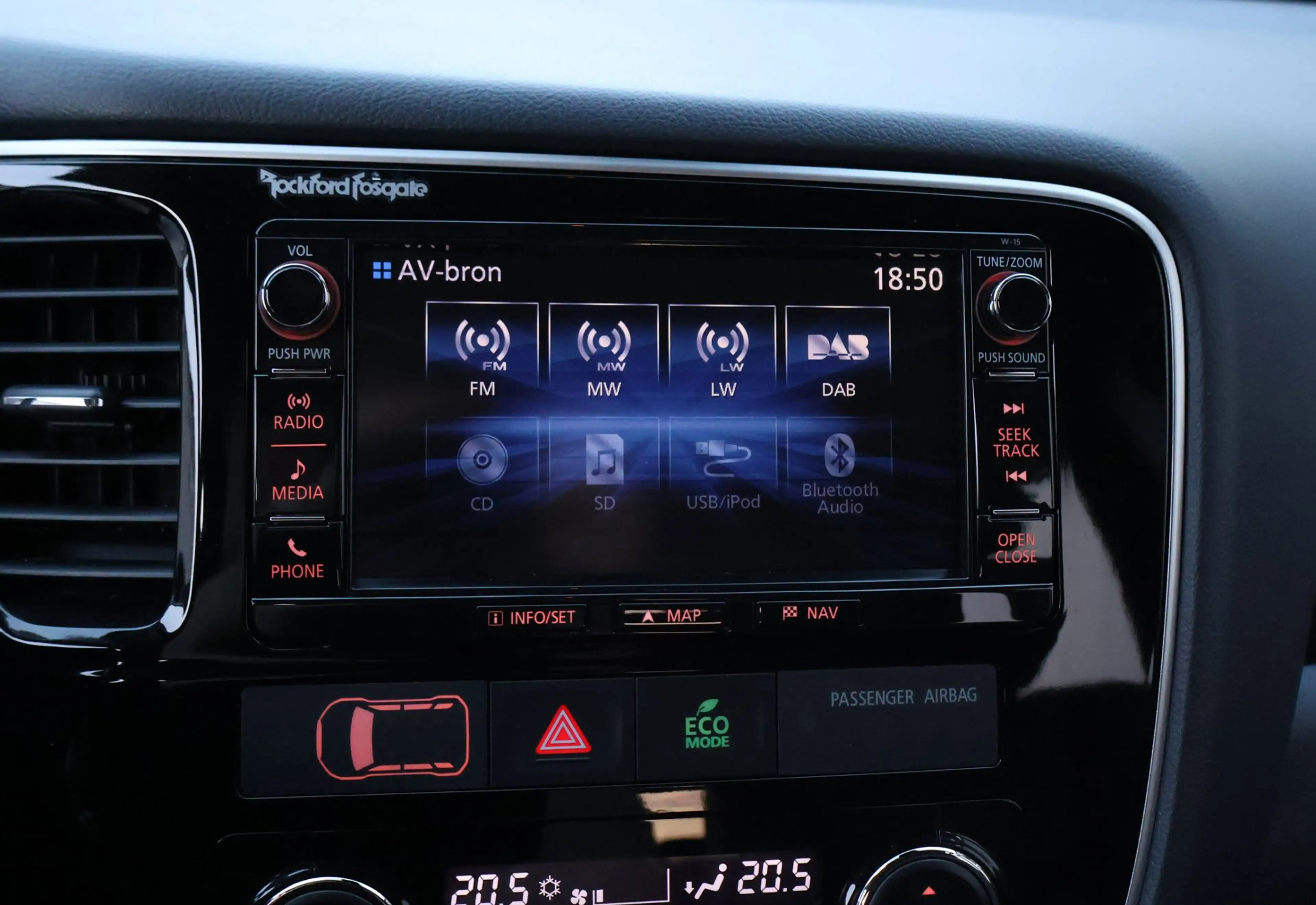 Mitsubishi Outlander 2.0 PHEV Executive Edition X-Line 4WD/Leder/Luxe/3 — photo 19