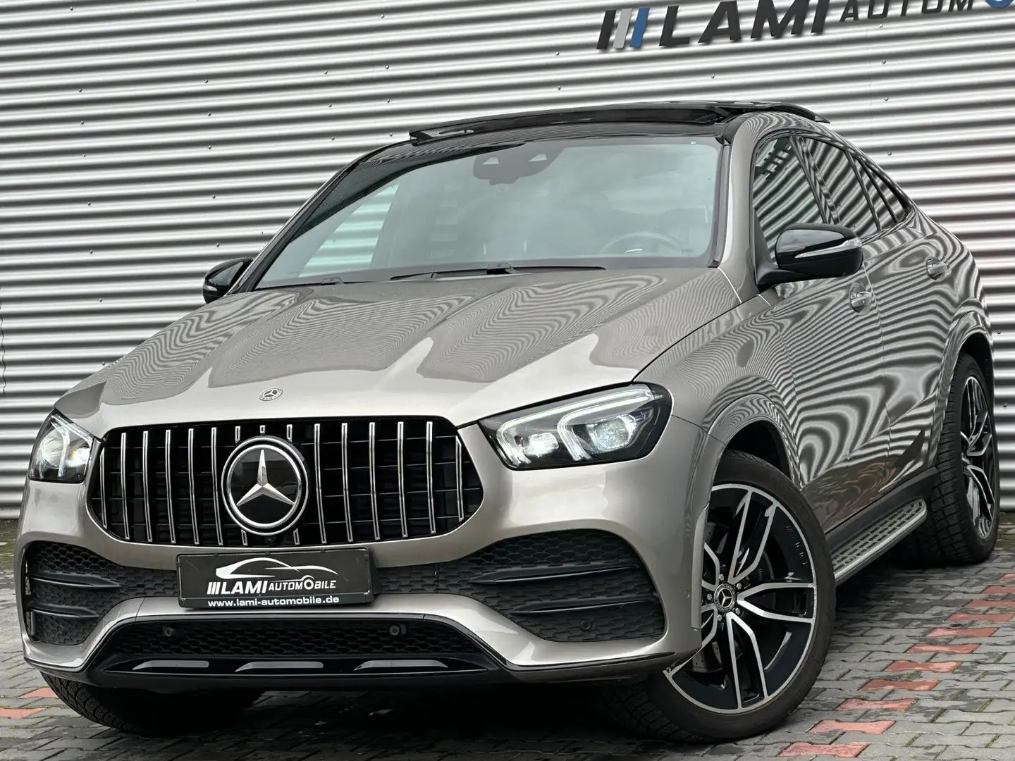 Mercedes-Benz GLE 400 GLE400d Coupe 2x AMG 4M PANO MEMO LUFT KEY HEADU Stříbrná - 1
