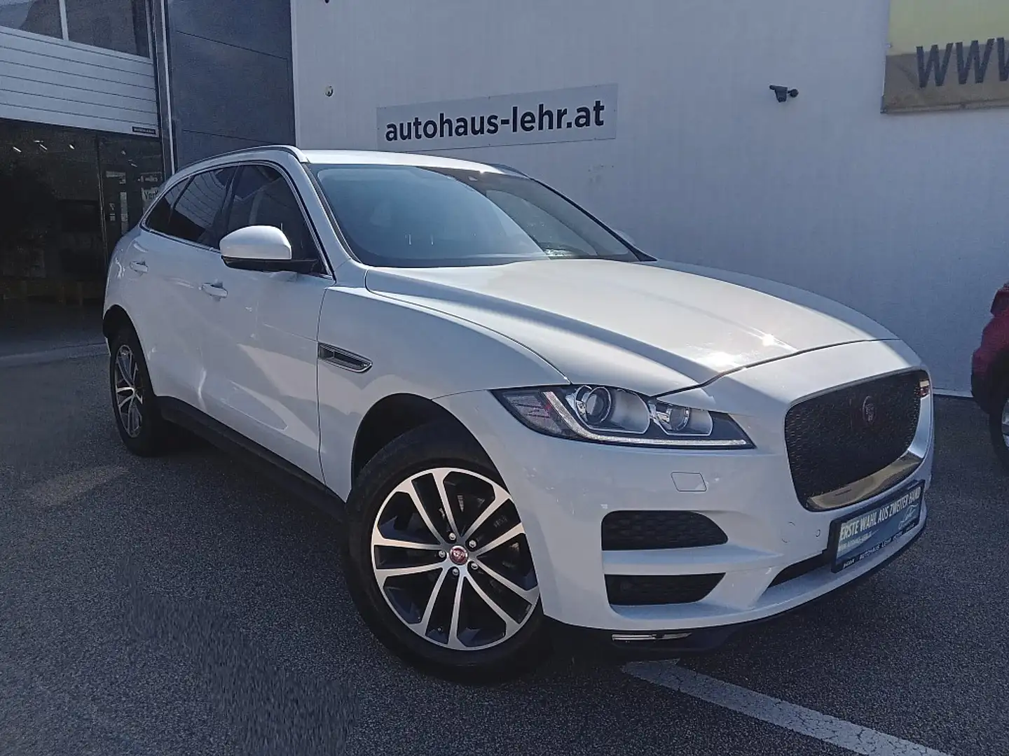 Jaguar F-Pace 20d AWD Prestige Aut. Weiß - 1