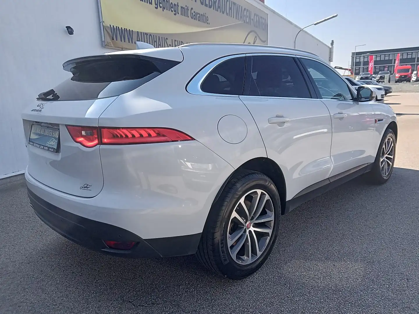Jaguar F-Pace 20d AWD Prestige Aut. Weiß - 2