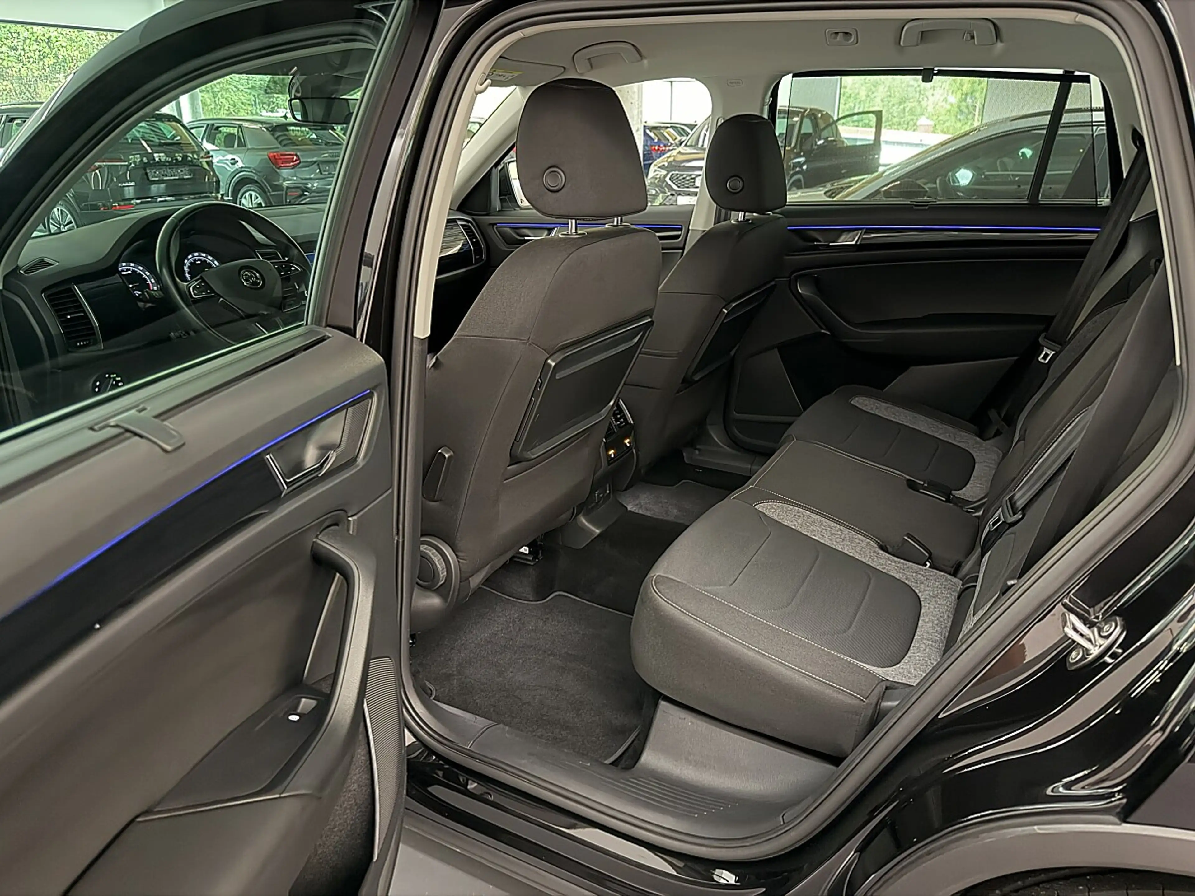 Skoda Kodiaq 2,0TDI DSG 4x4 *LED*NAVI*ACC*AHK*Sitzheizung vo... — photo 13