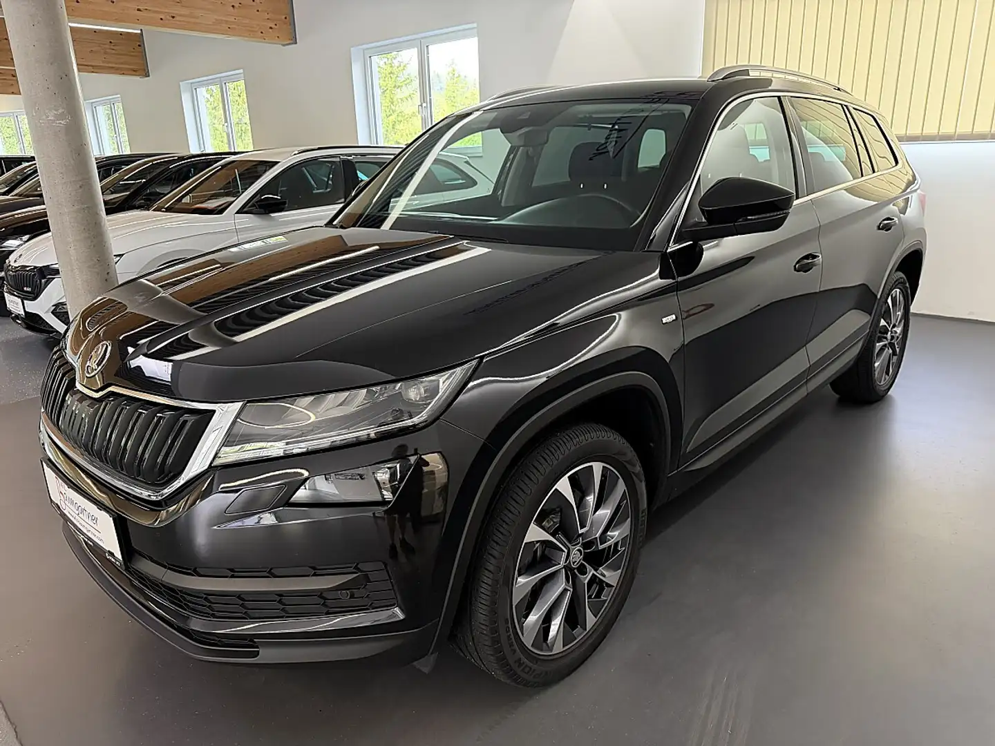Skoda Kodiaq 2,0TDI DSG 4x4 *LED*NAVI*ACC*AHK*Sitzheizung vo... Schwarz - 2