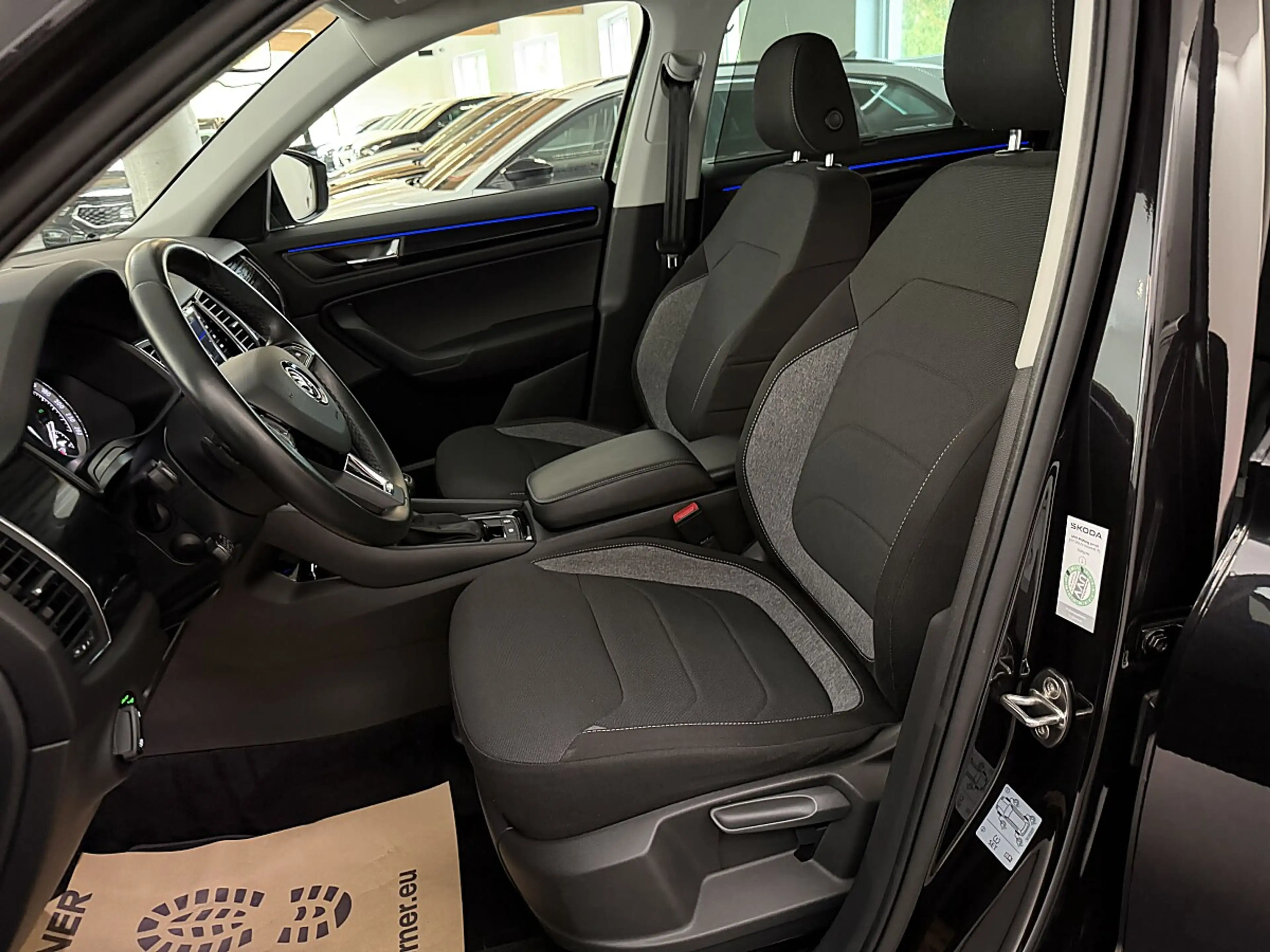 Skoda Kodiaq 2,0TDI DSG 4x4 *LED*NAVI*ACC*AHK*Sitzheizung vo... — photo 12
