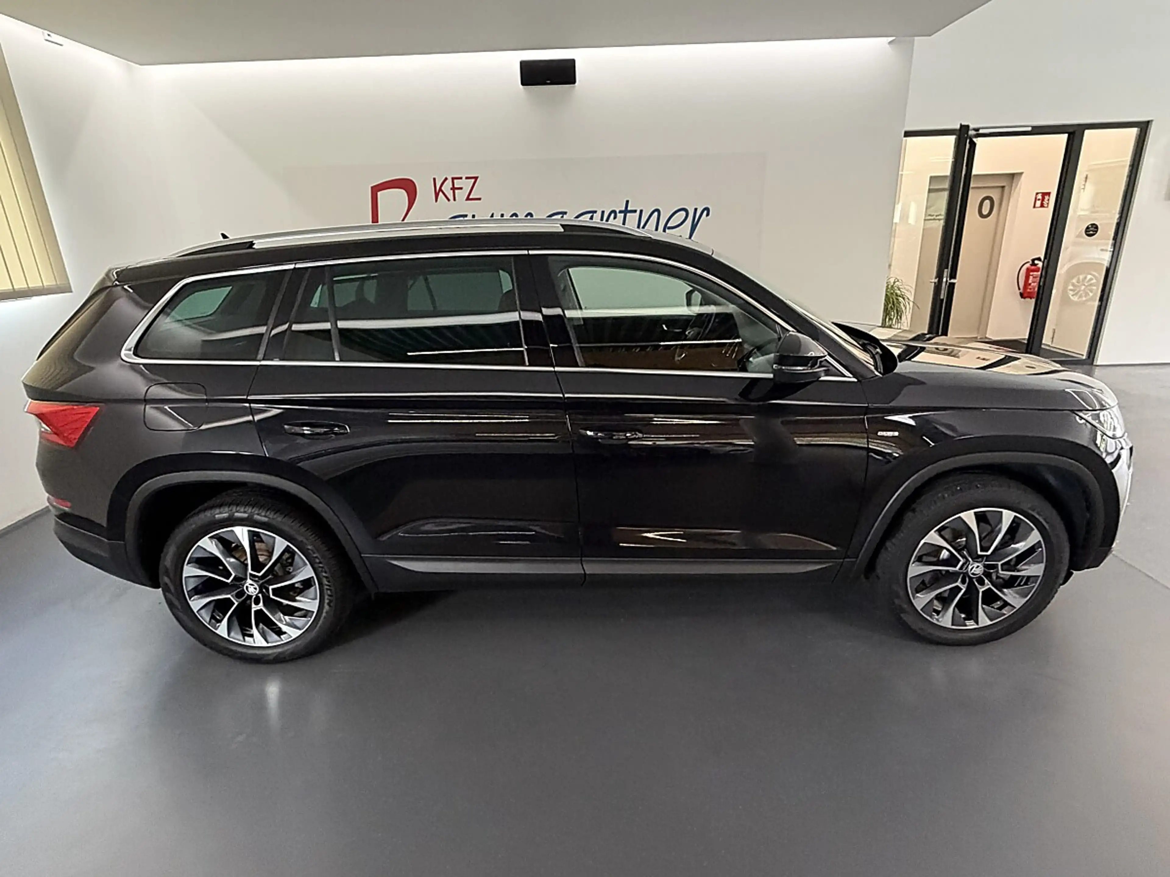 Skoda Kodiaq 2,0TDI DSG 4x4 *LED*NAVI*ACC*AHK*Sitzheizung vo... — photo 3