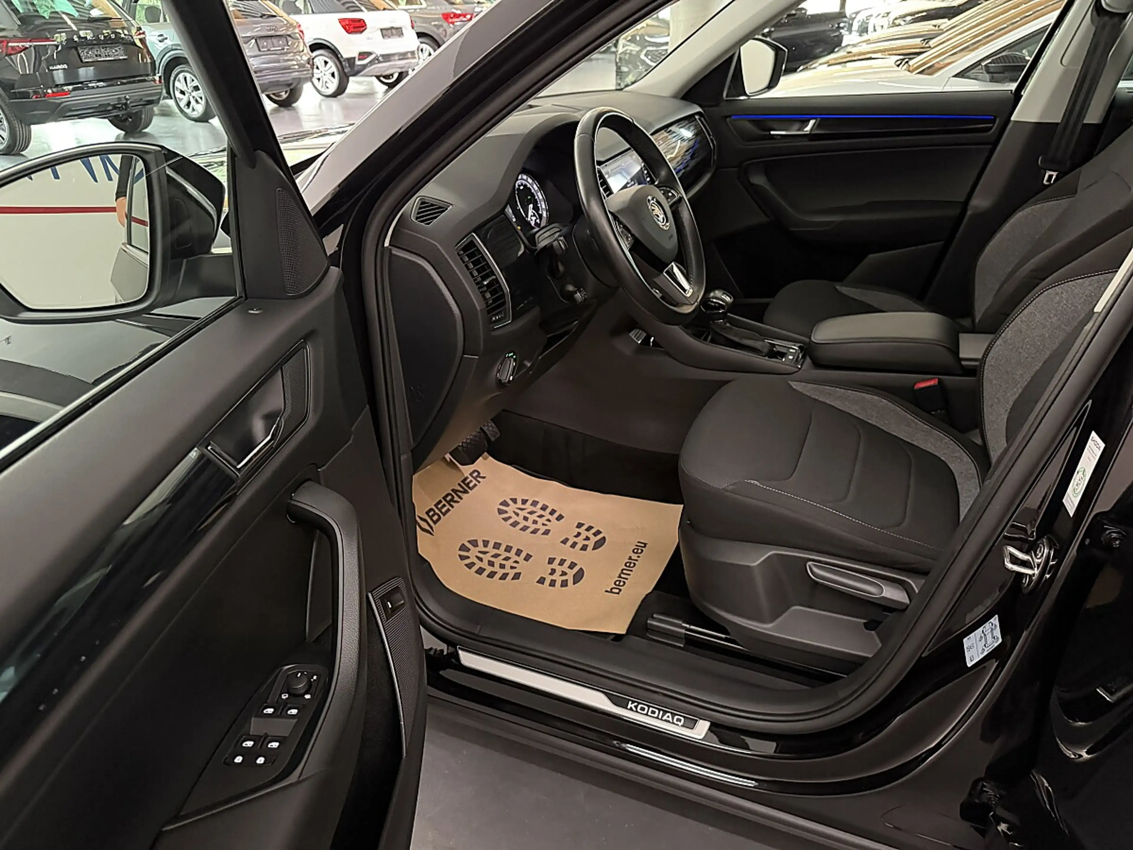 Skoda Kodiaq 2,0TDI DSG 4x4 *LED*NAVI*ACC*AHK*Sitzheizung vo... — photo 11