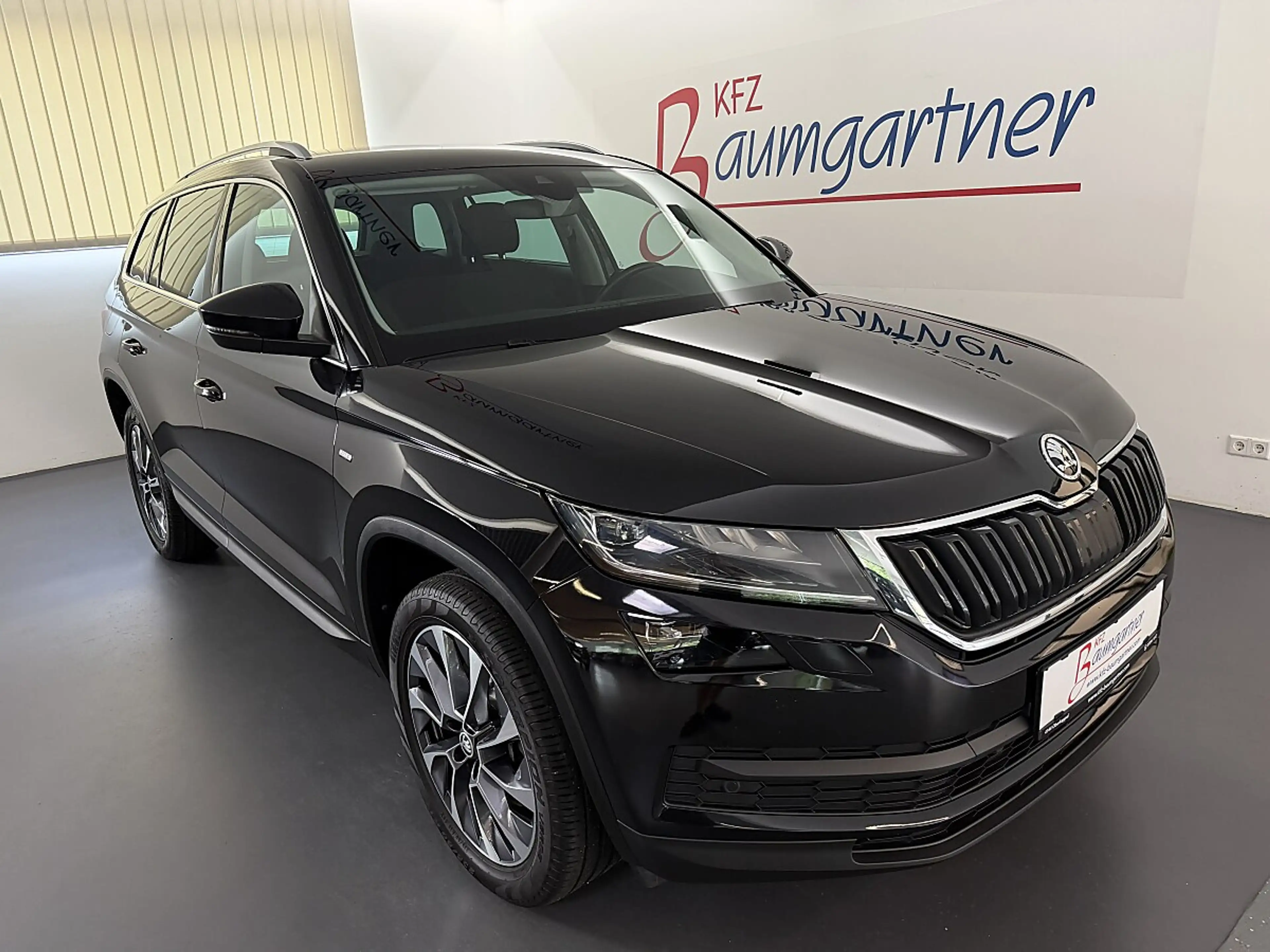 Skoda Kodiaq 2,0TDI DSG 4x4 *LED*NAVI*ACC*AHK*Sitzheizung vo...