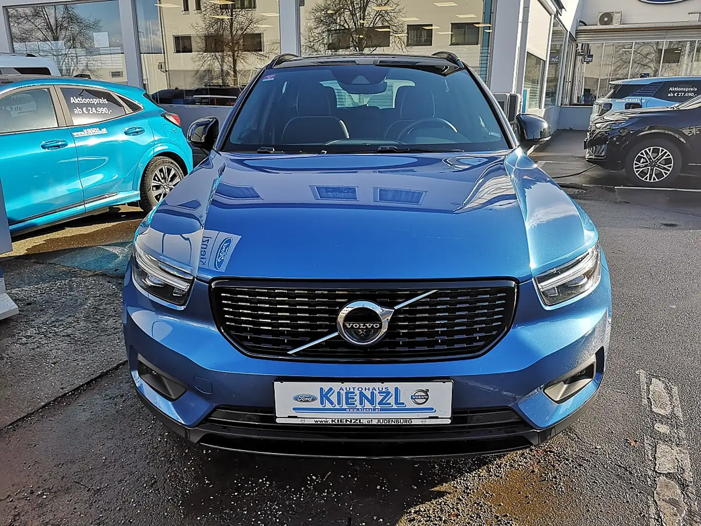 Volvo XC40 D3 R-Design AWD Geartronic Blau - 2