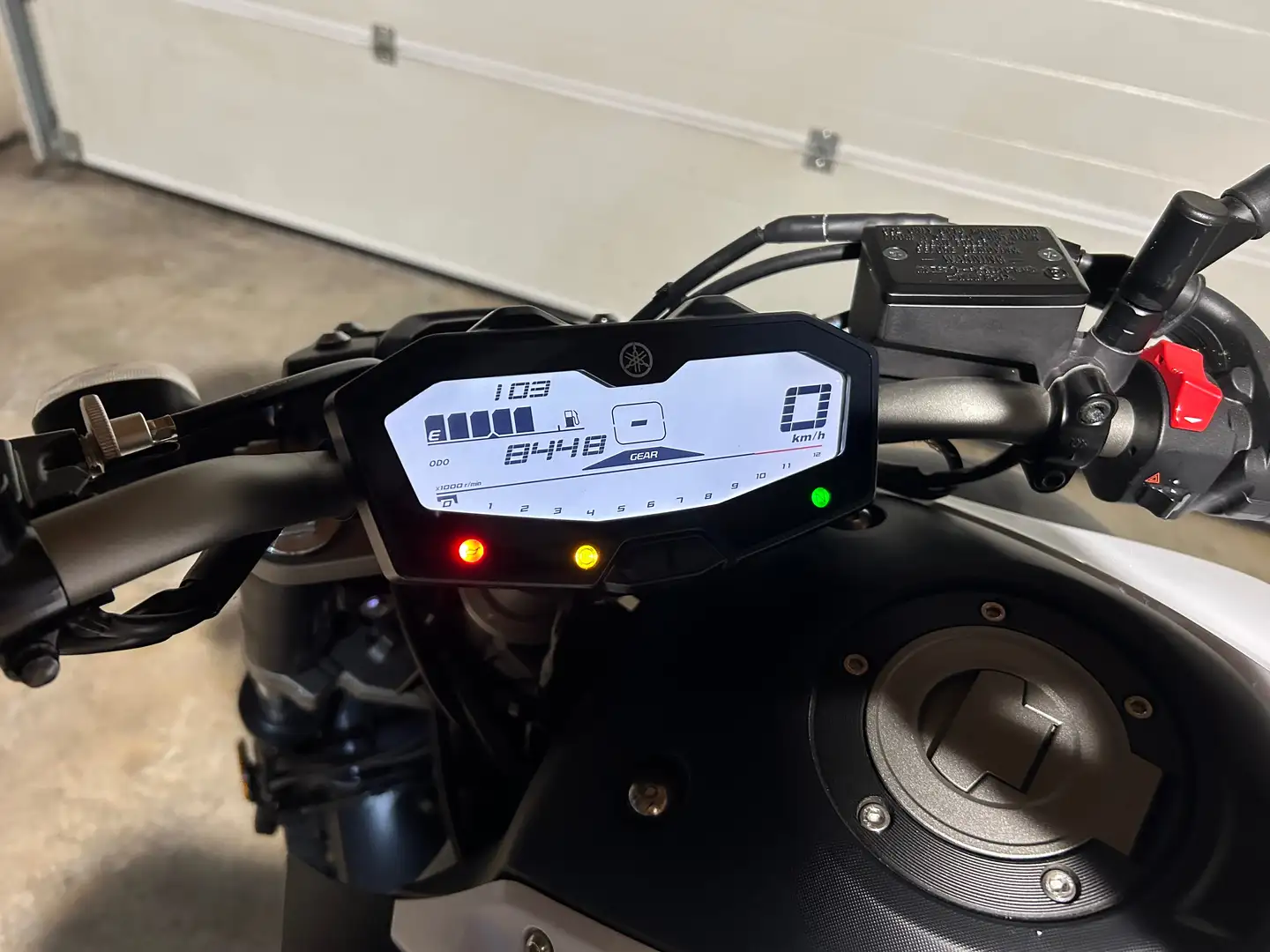Yamaha MT-07 Alb - 2