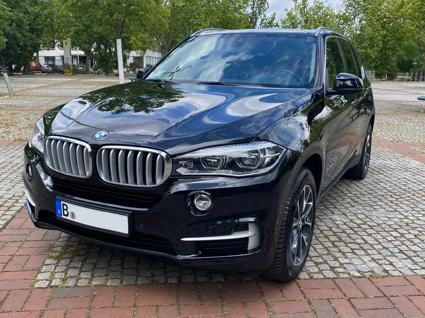 BMW X5 30d xDrive/2.Hd/Pano/Leder/Nav/HUD/AHK/Kamera/19" Чёрный - 2