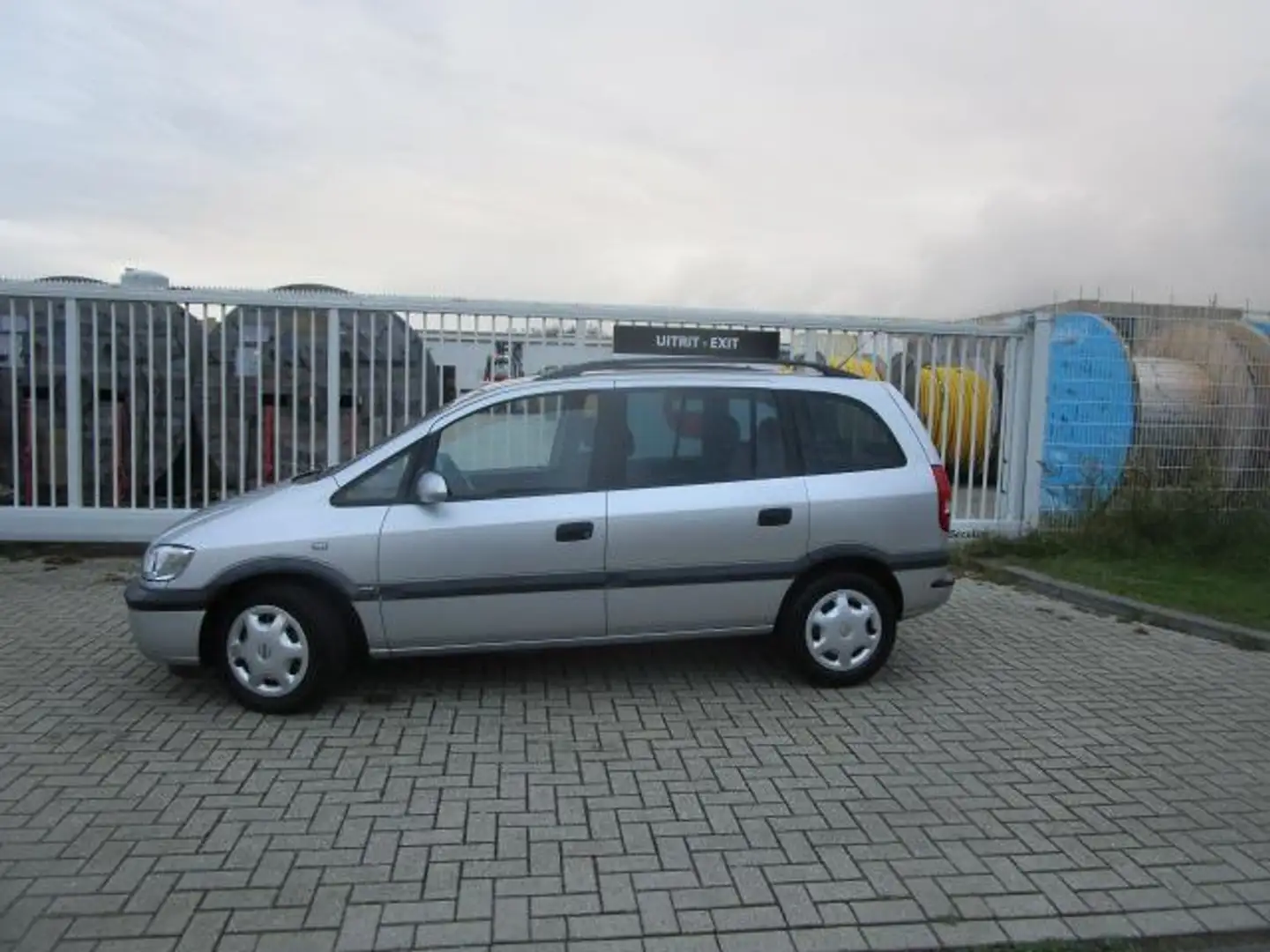 Opel Zafira 1.6-16V Comfort 7 Persoons, Nw APK Gris - 2