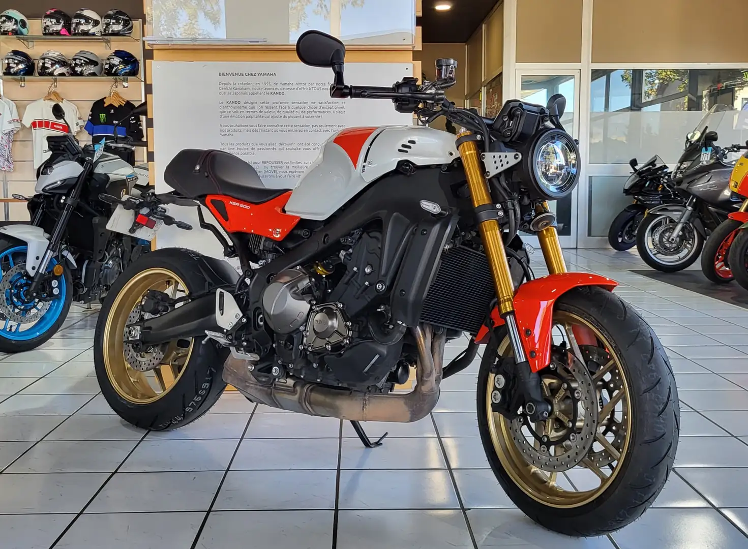 Yamaha XSR 900 Blanc - 1