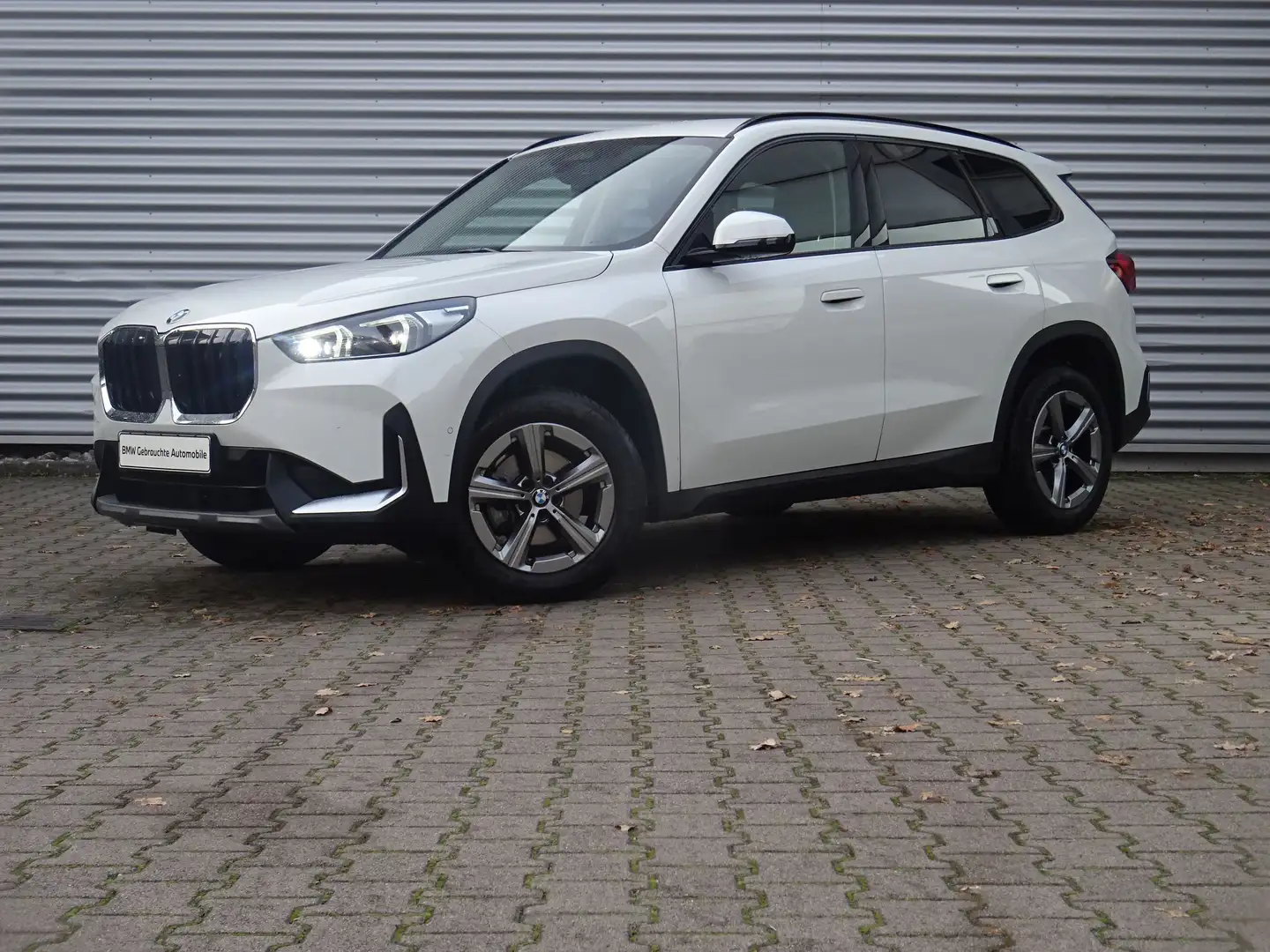 BMW X1 sDrive18i Premium-Paket adLED Kamera SH LM Weiß - 1