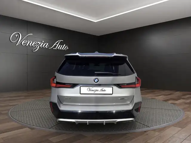BMW X1 view 5