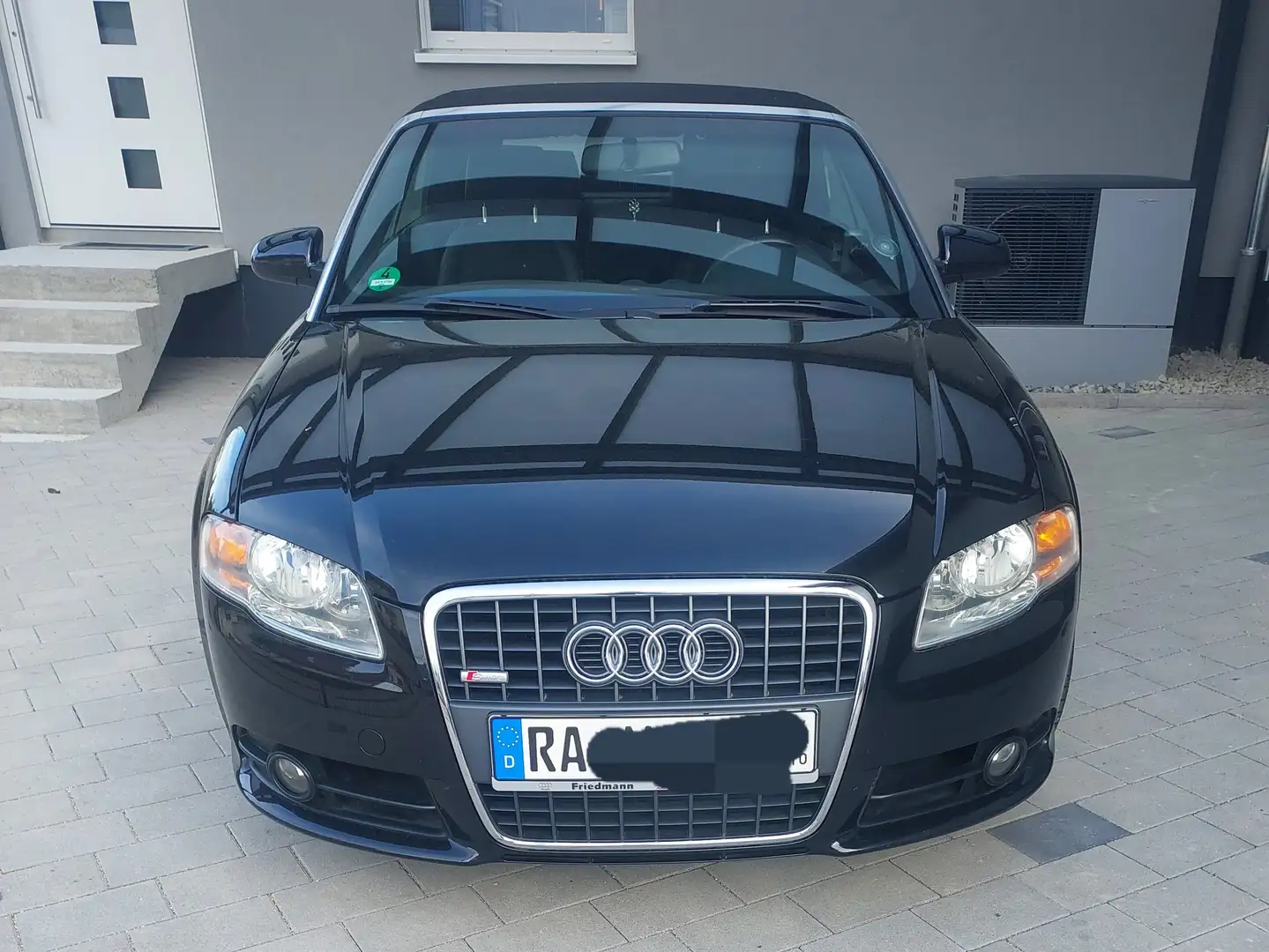 Audi Cabriolet S line Чорний - 1