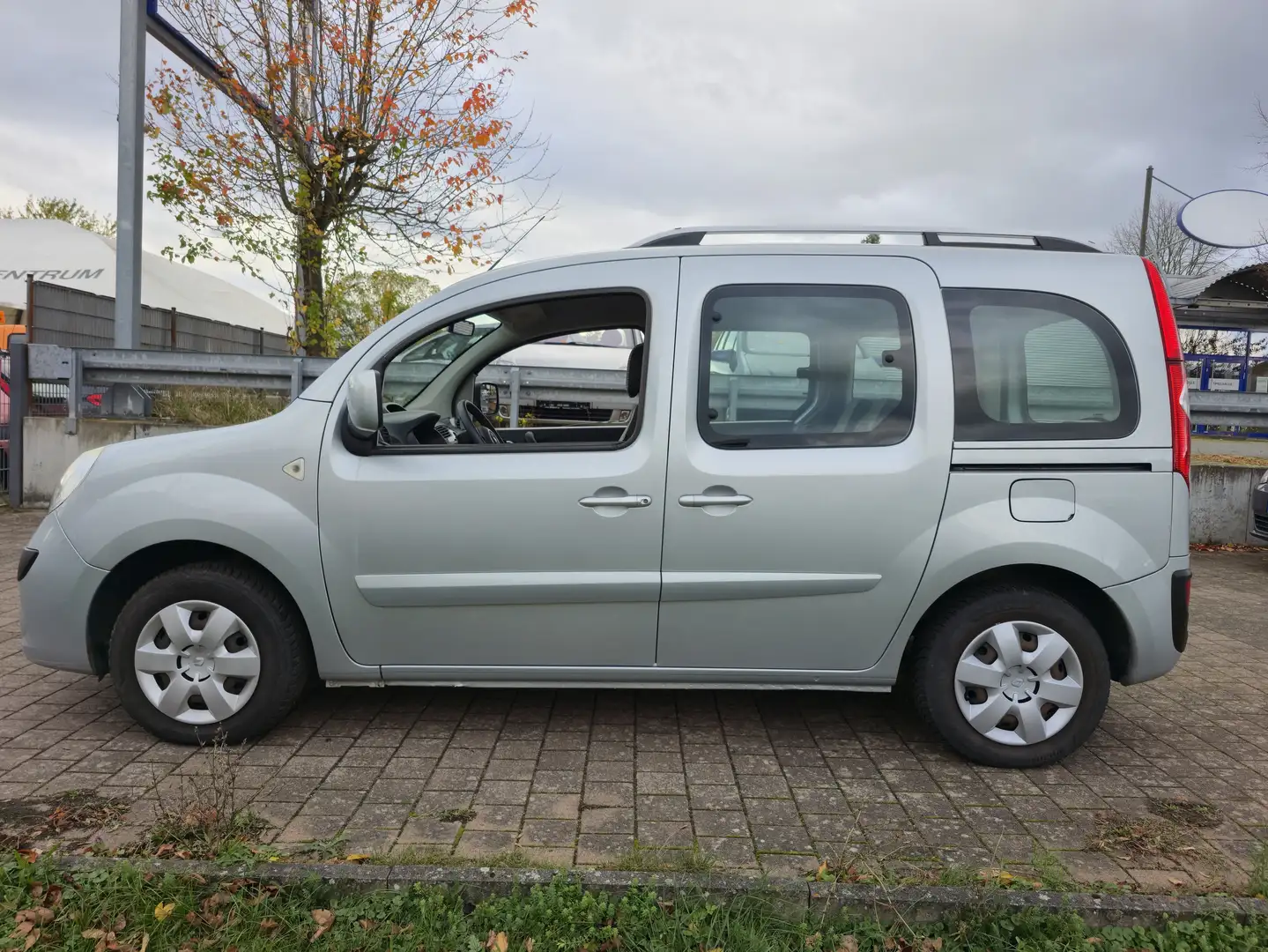 Renault Kangoo 1.6L Happy Family Navi, AHK, ZR-Wechsel&TÜV NEU Grau - 2