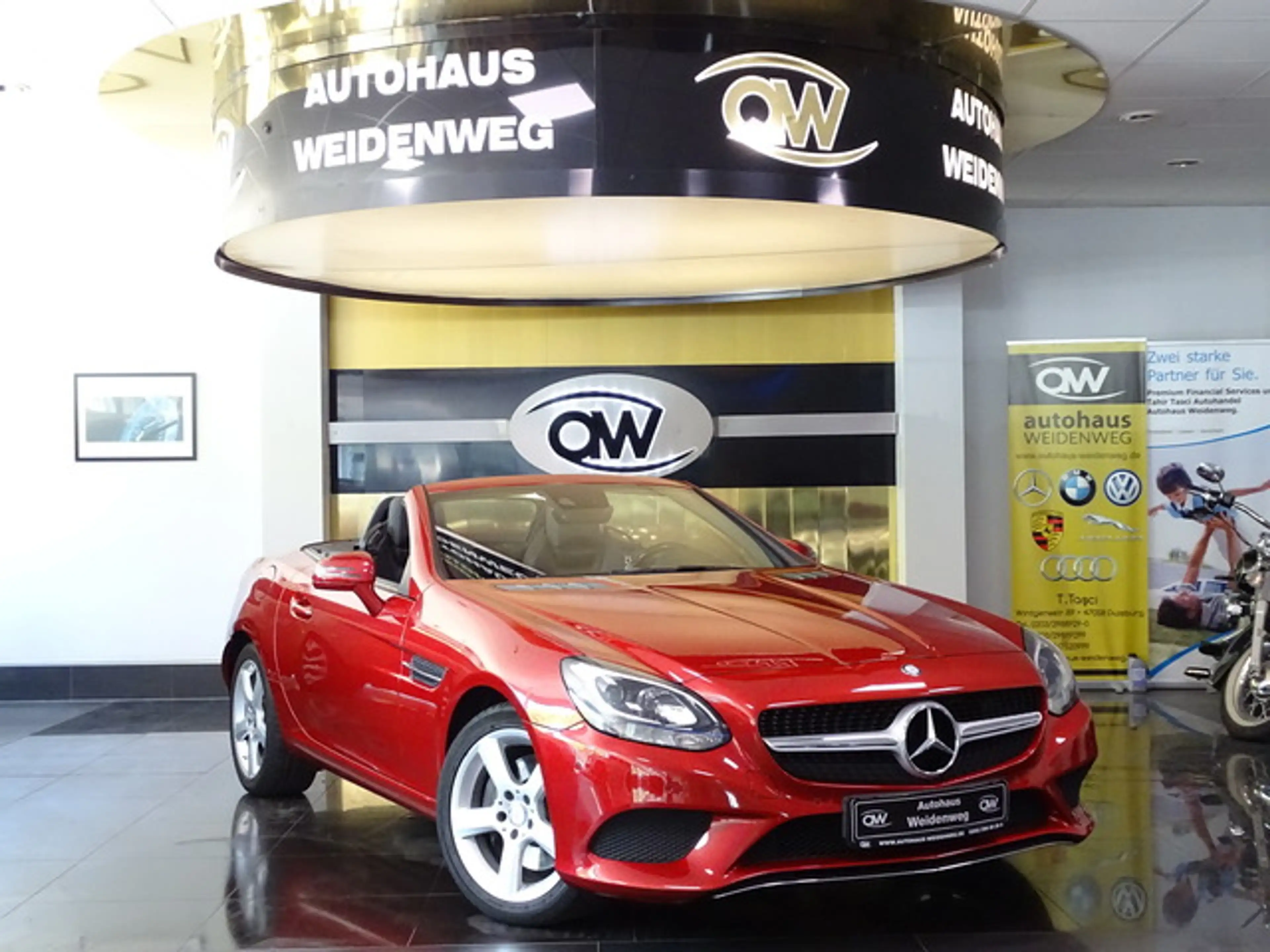 Mercedes-Benz SLC 200 Roadster Airsc.Pano Leder Navi SHZ