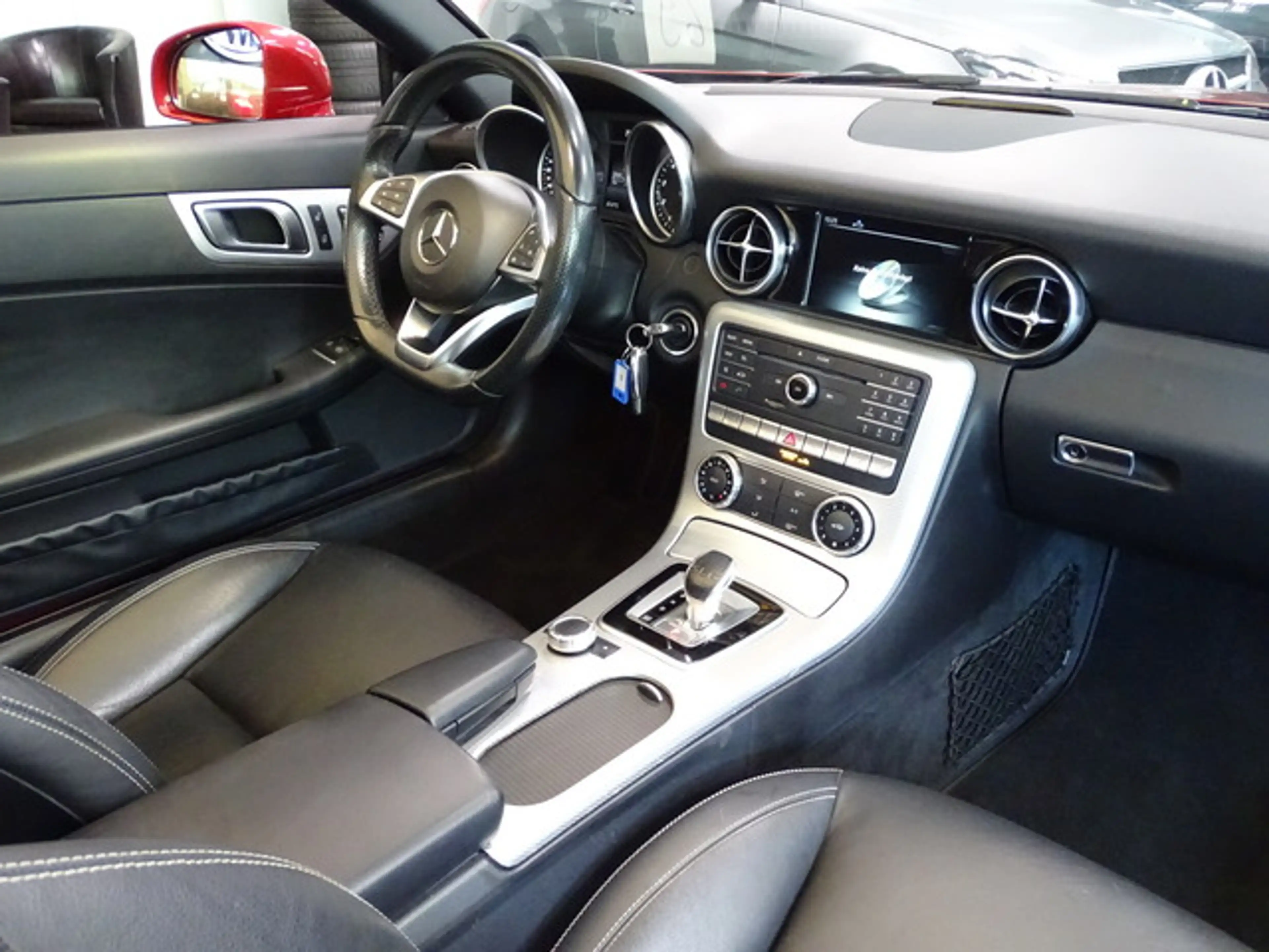Mercedes-Benz SLC 200 Roadster Airsc.Pano Leder Navi SHZ — photo 15