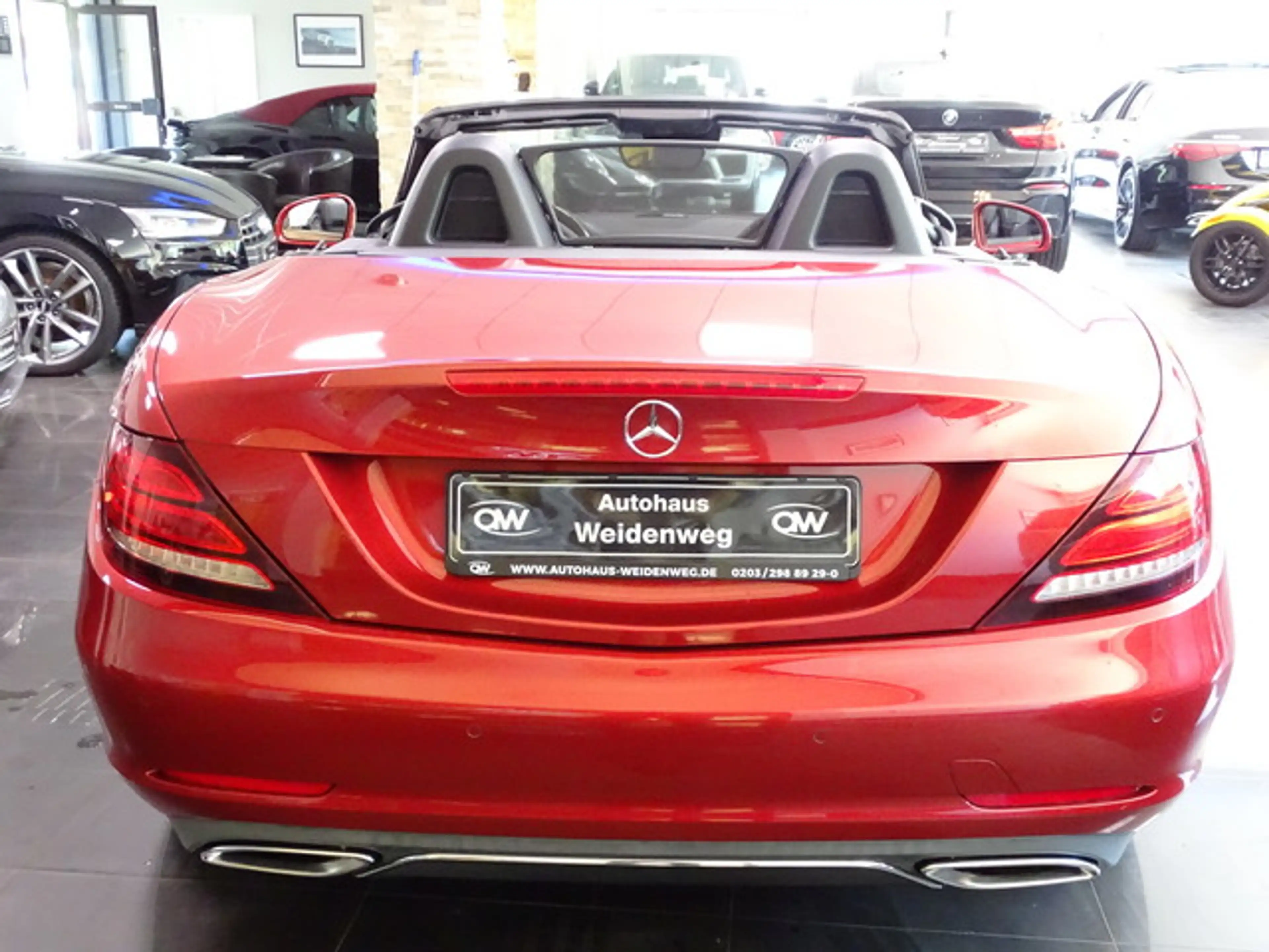 Mercedes-Benz SLC 200 Roadster Airsc.Pano Leder Navi SHZ — photo 10